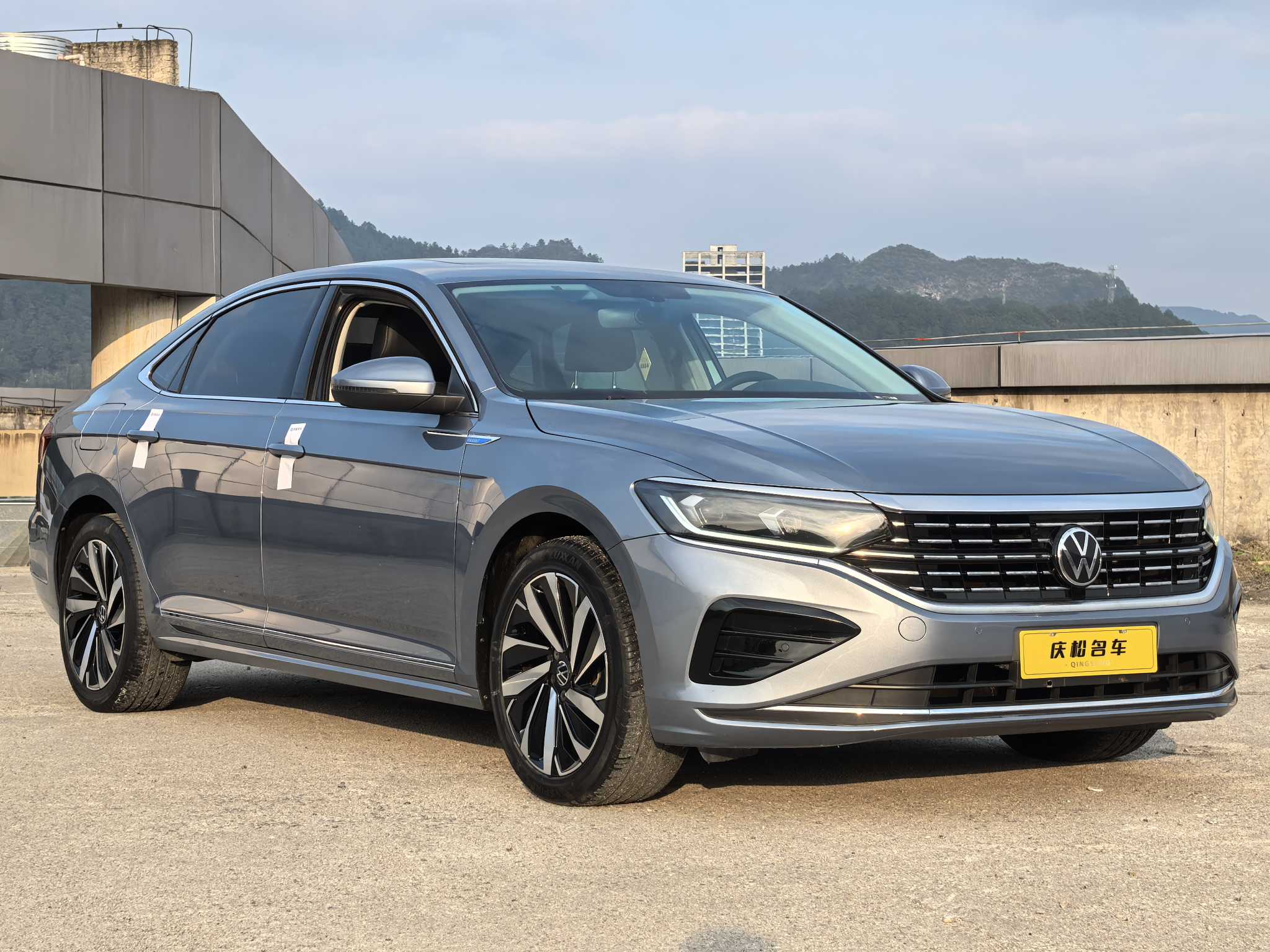 Volkswagen Passat 2022 صورة سيارة #3