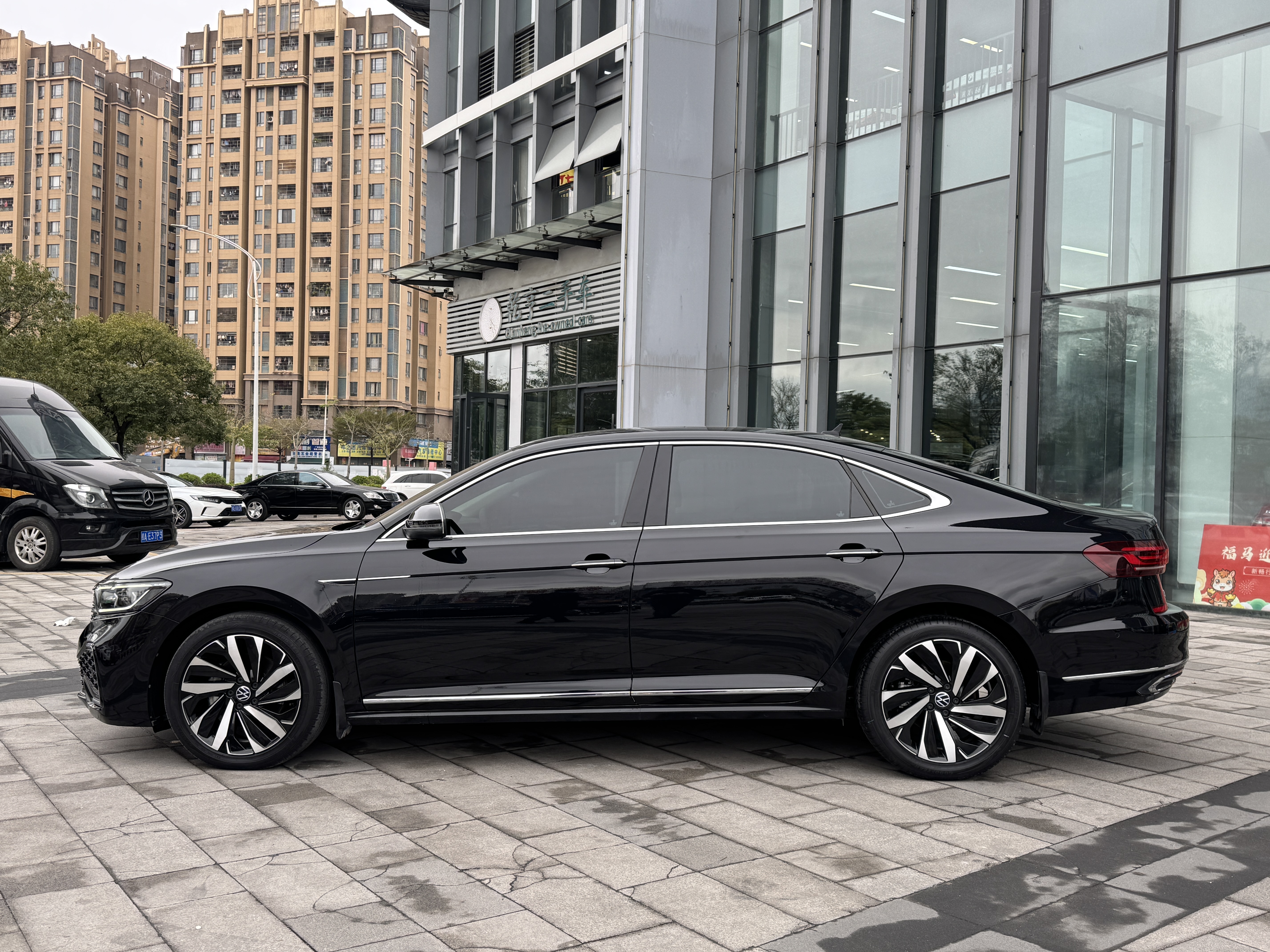 Volkswagen Passat 2022 car image #3