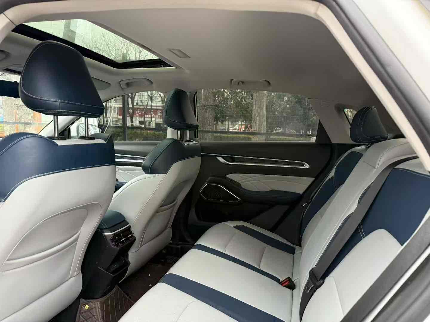 Emgrand 2022 car image #3
