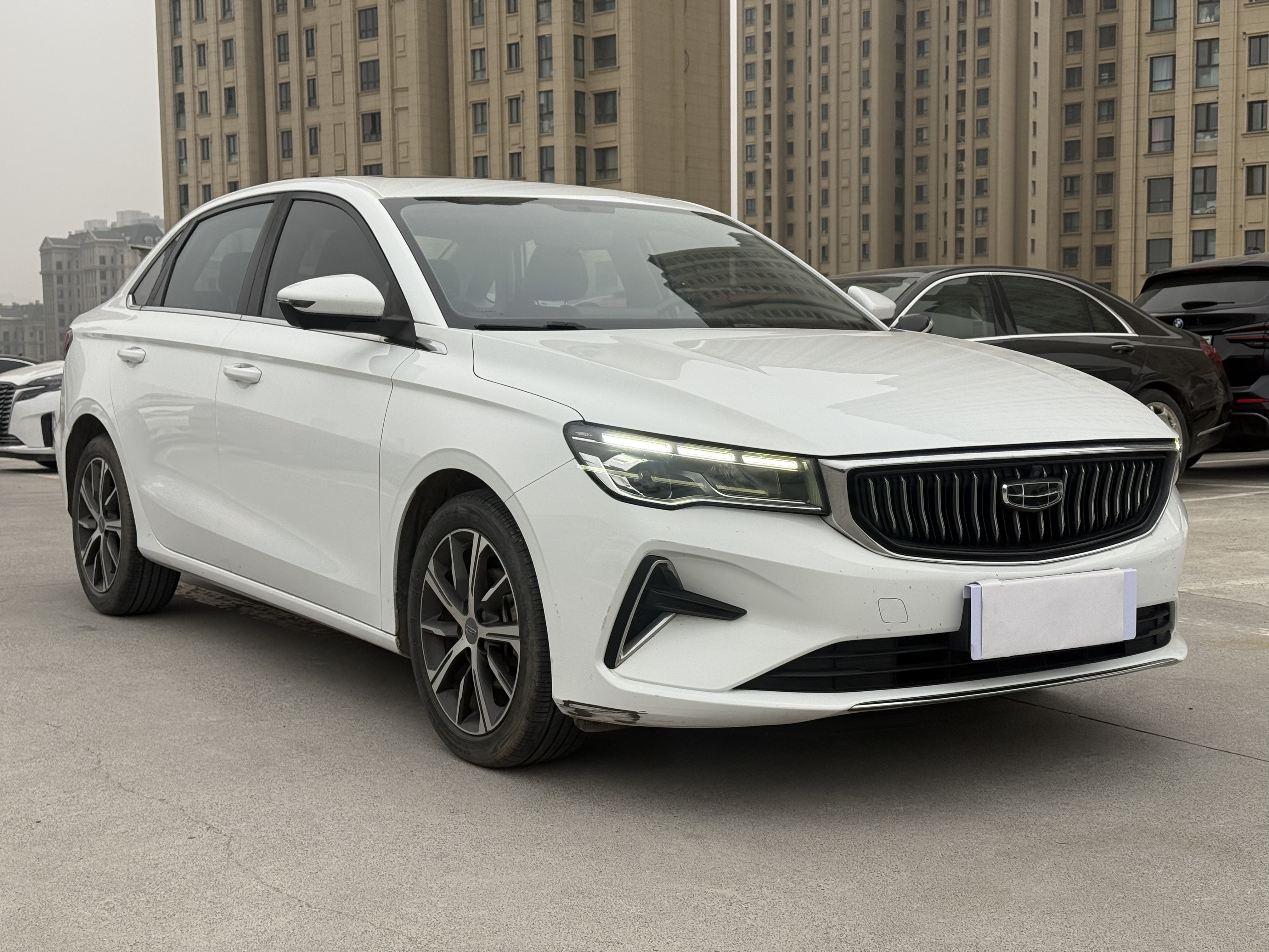Emgrand 2022 car image #3