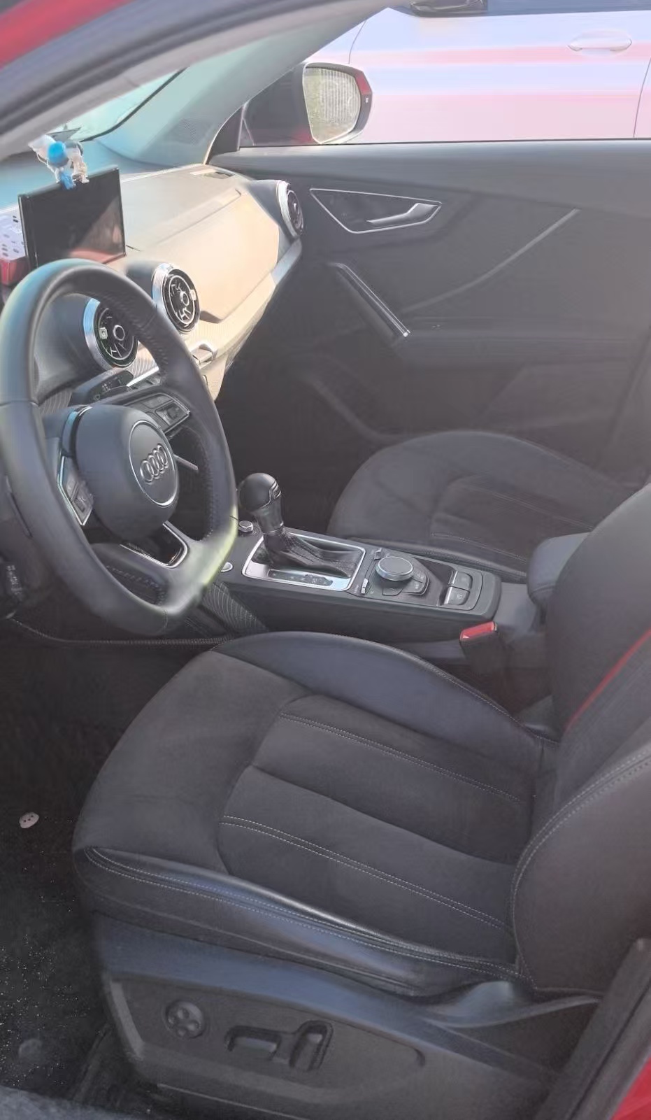 Q2L 2022 car image #3