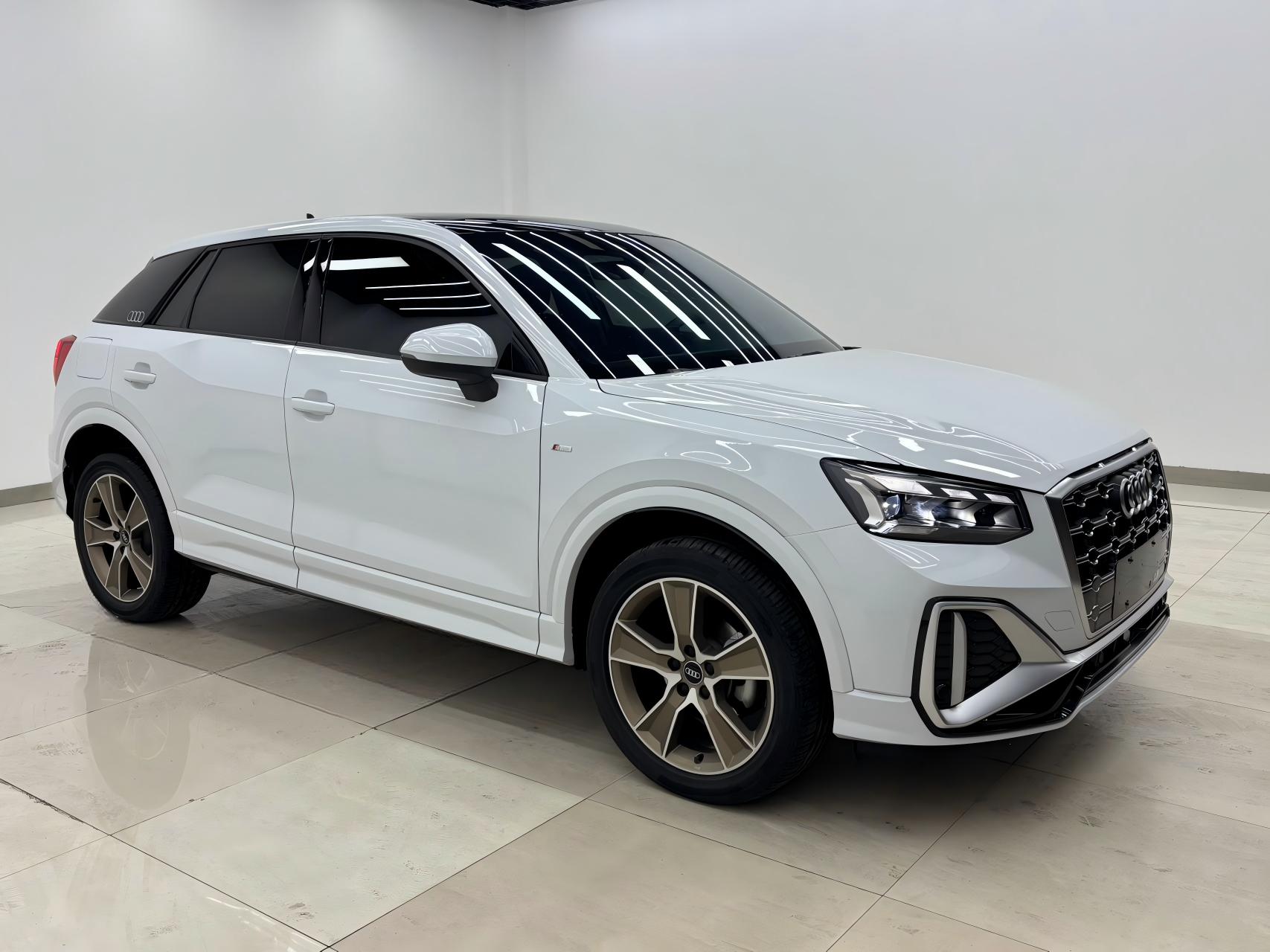 Audi Q2L 2021 car image #3