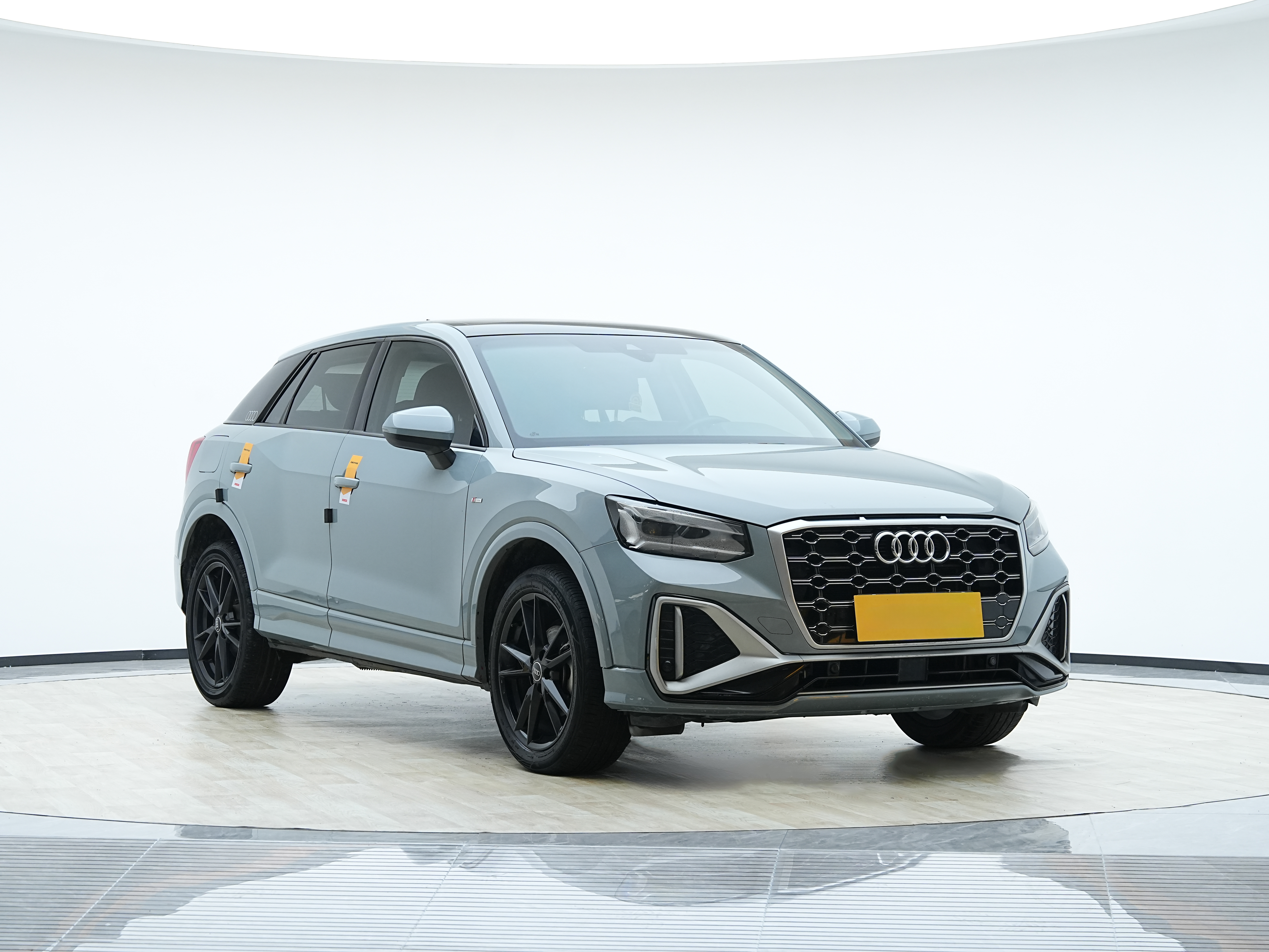 Audi Q2L 2023 صورة سيارة #3