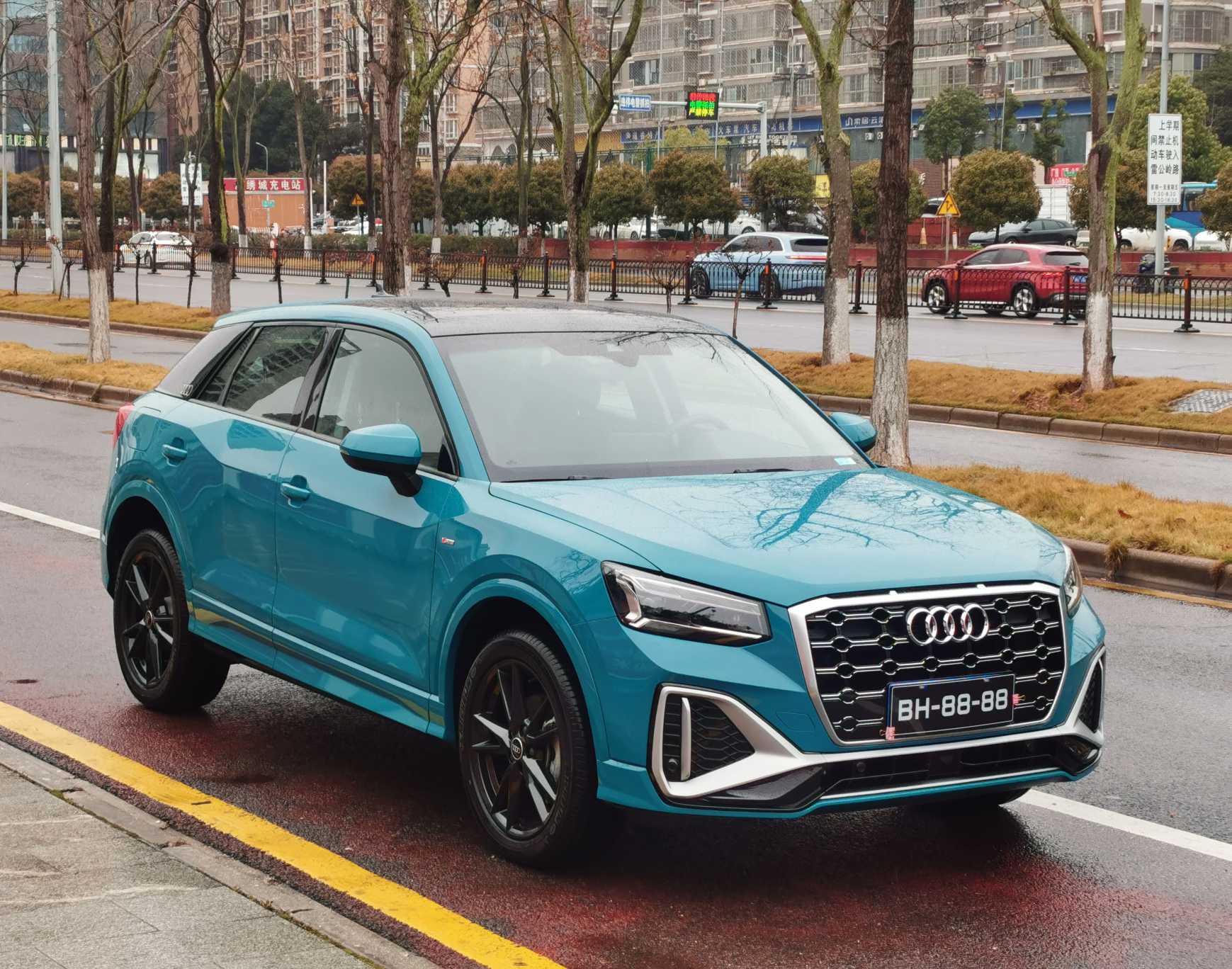 Audi Q2L 2022 car image #3