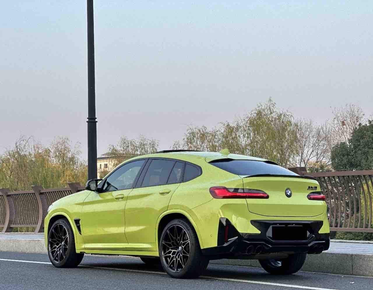 BMW X4 M 2024 صورة سيارة #3