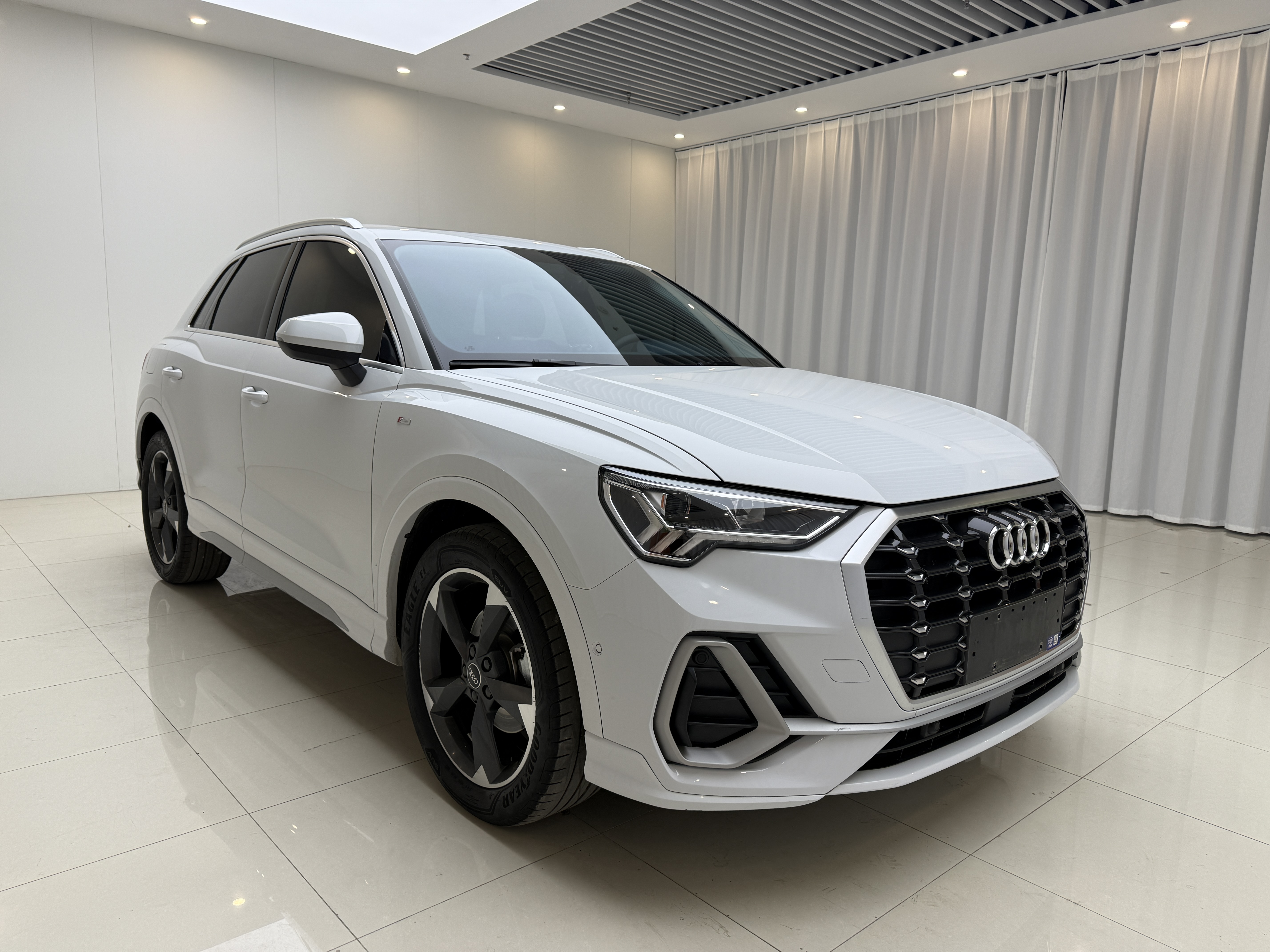 Audi Q3 2023 immagine di auto #3