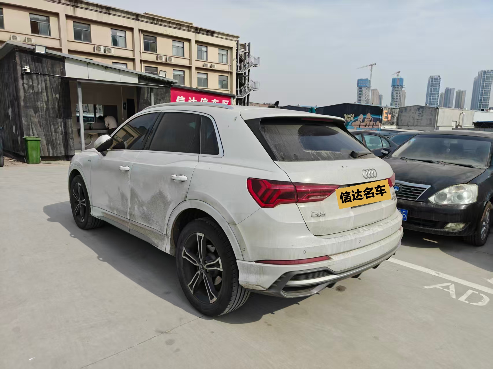 Audi Q3 2022 car image #3