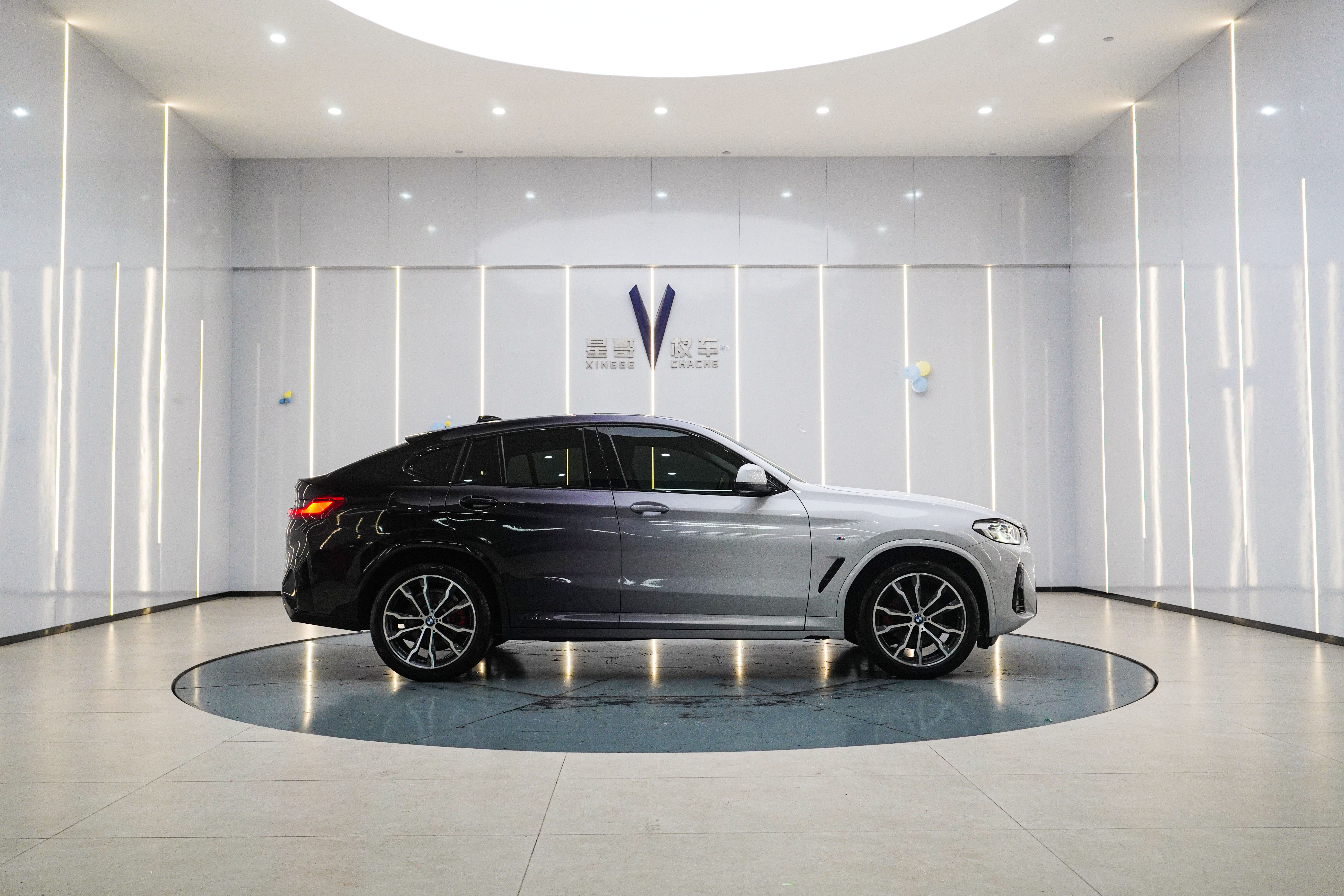 BMW X4 2022 صورة سيارة #3