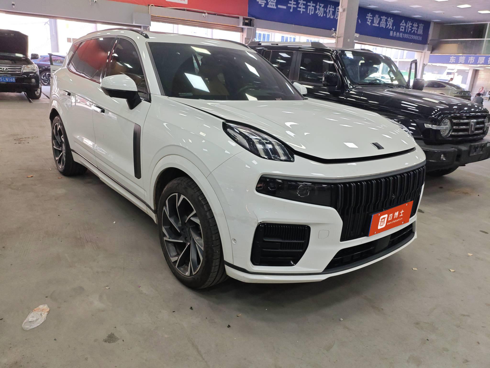 Lynk & Co 09 2022 car image #3
