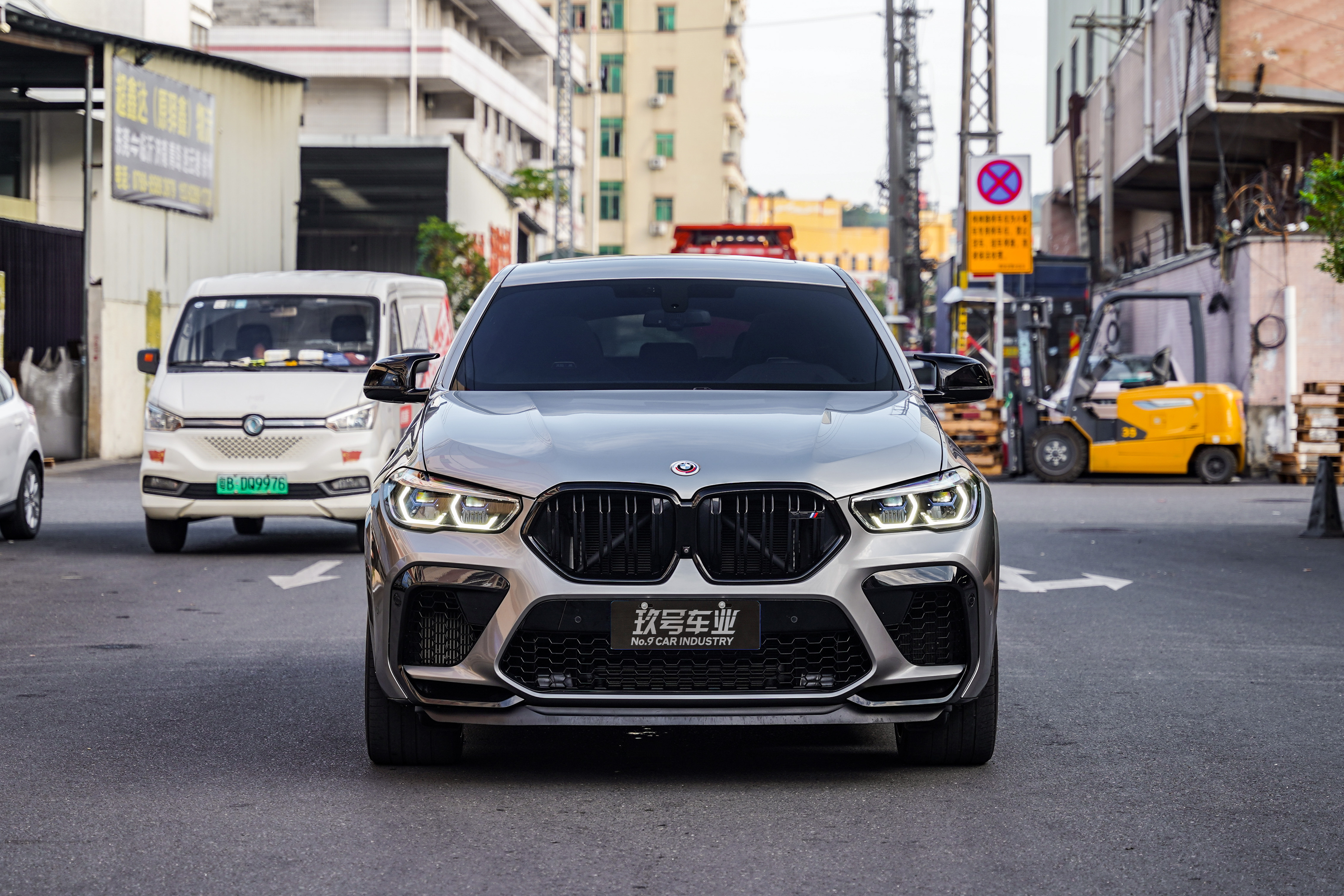 BMW X6 M 2022 #3 BMW X6 M 2022 car image #3