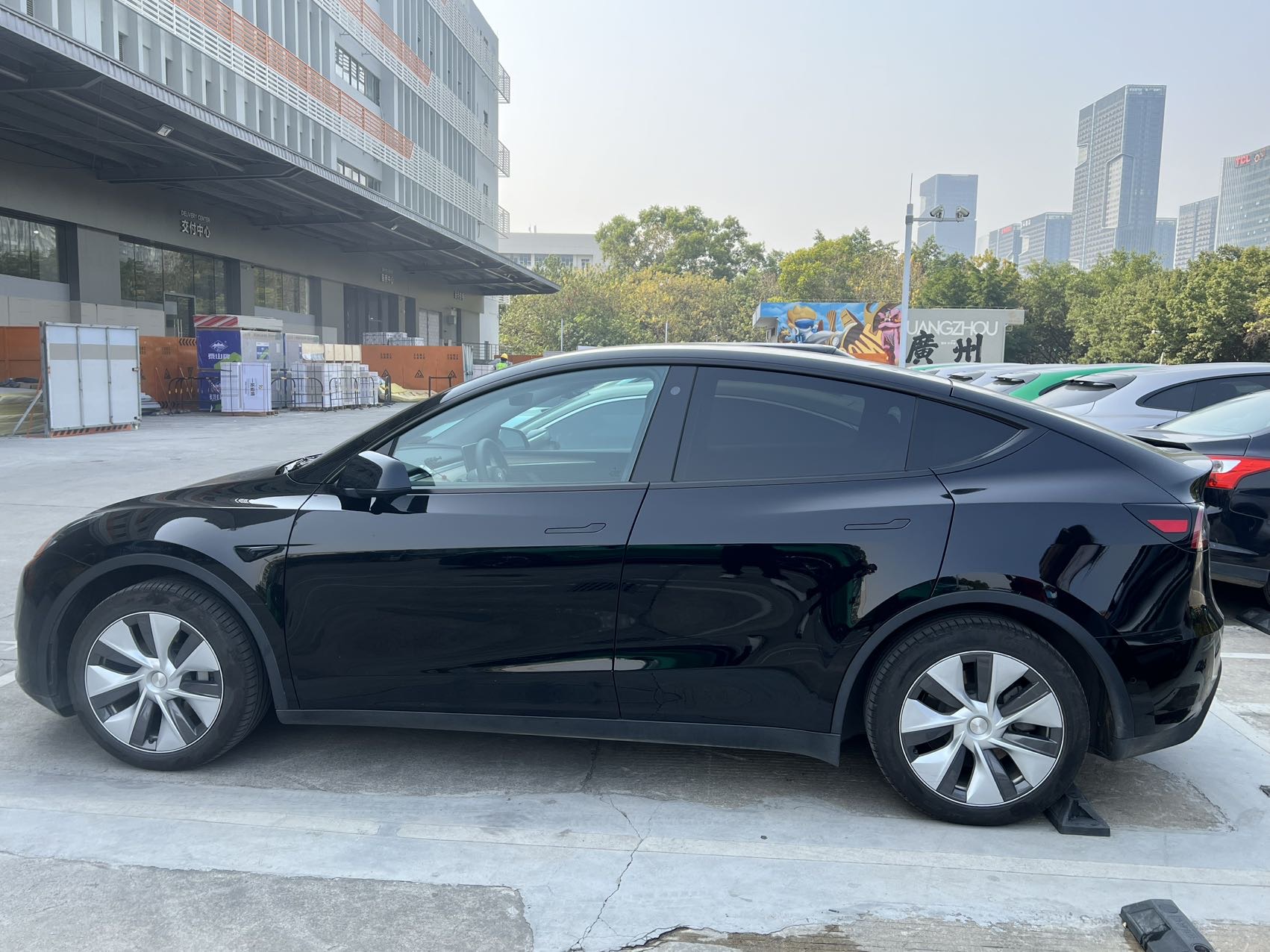 Tesla Model Y 2022 #3 Tesla Model Y 2022 car image #3