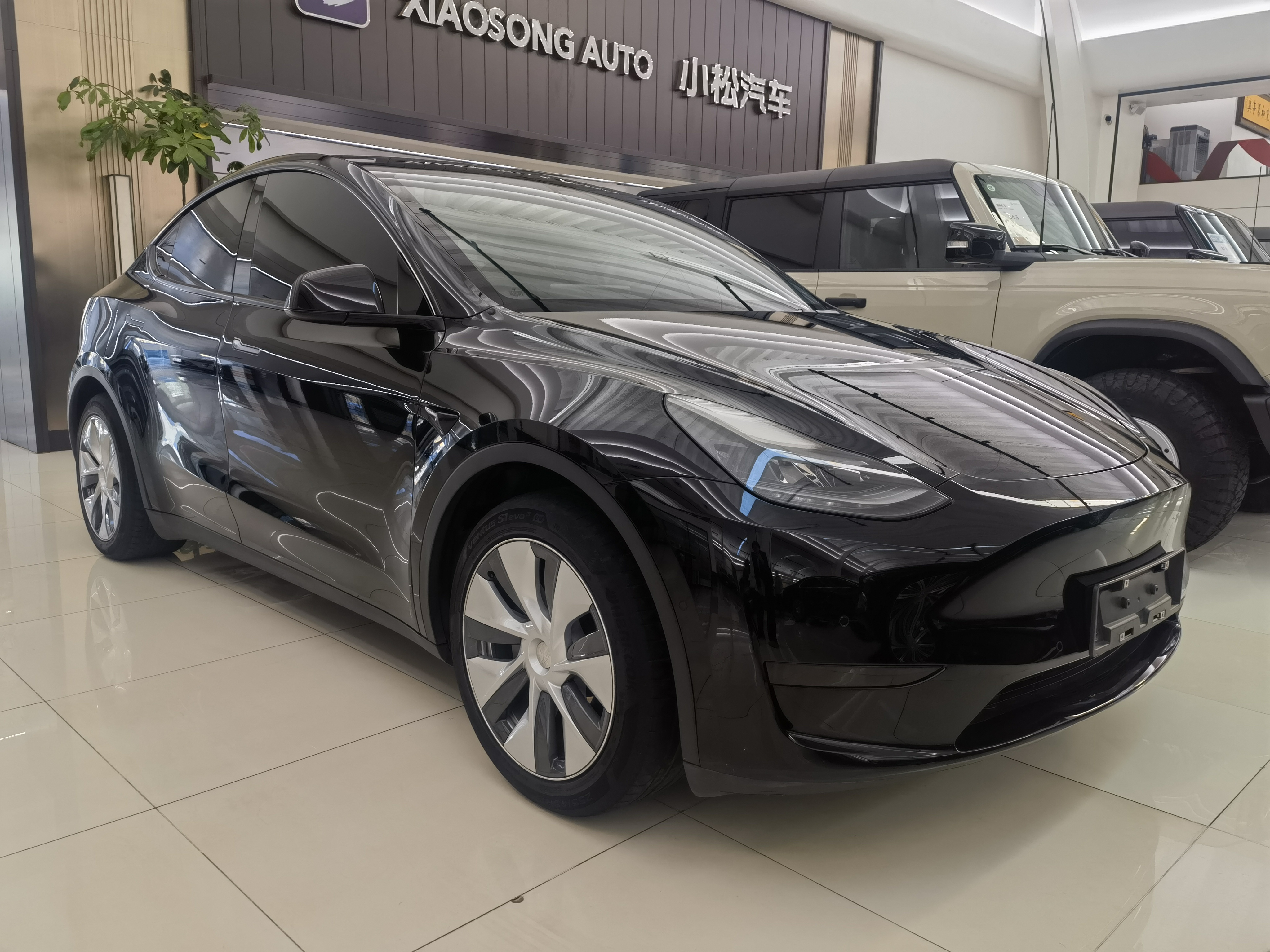 Tesla Model Y 2022 car image #3