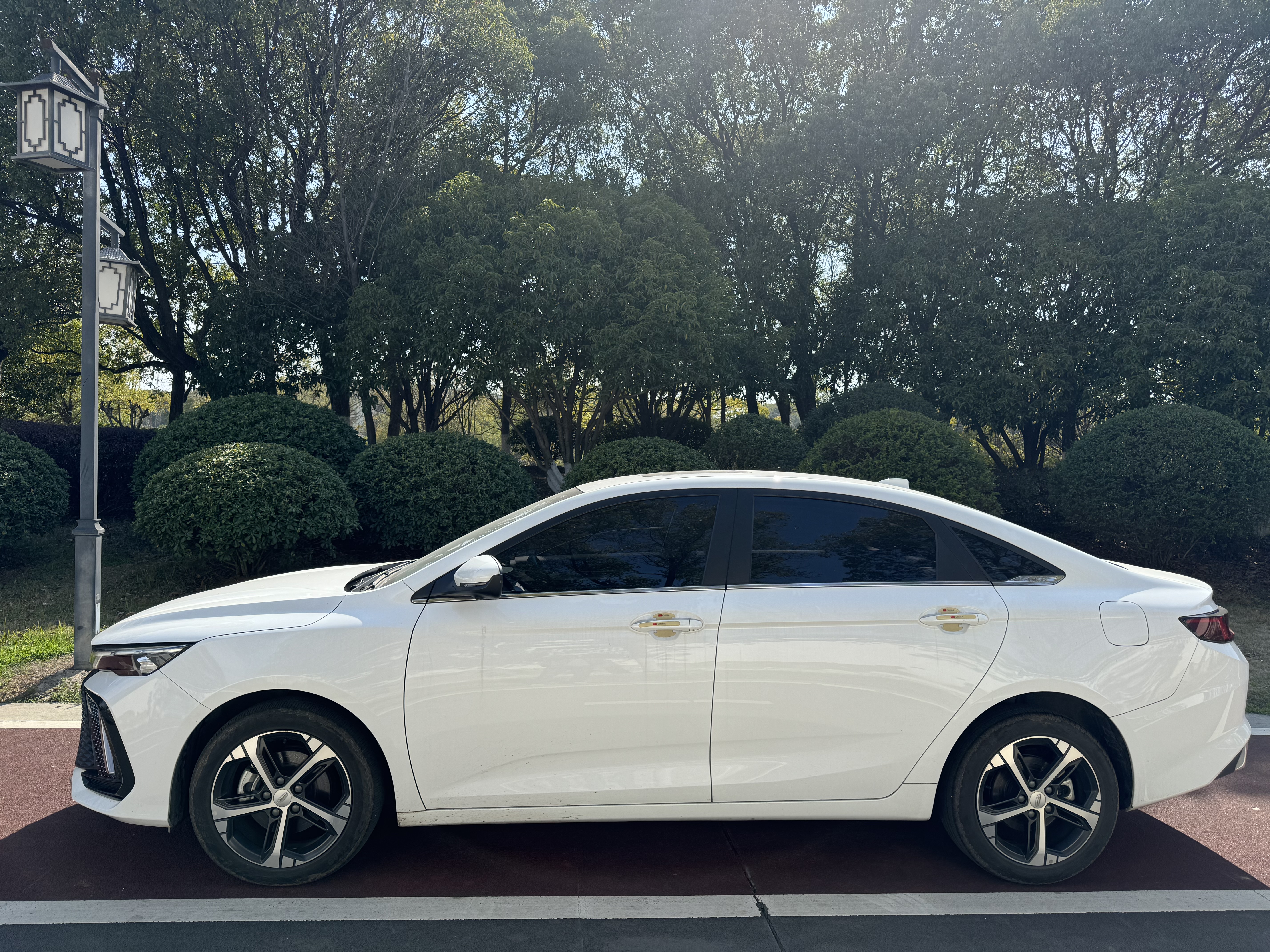 GEELY Emgrand L 2022 car image #3