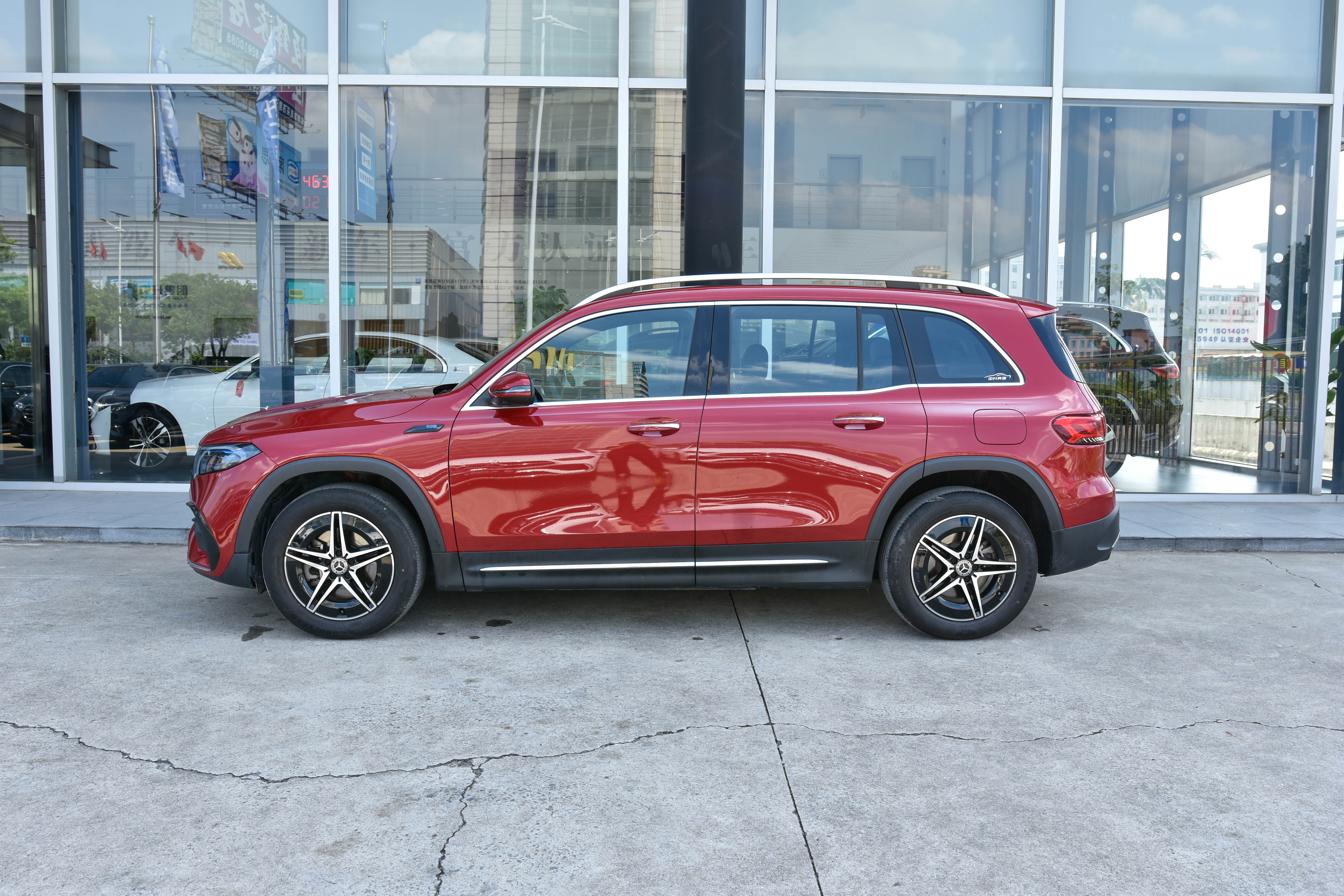 Mercedes-Benz EQB Class 2025 #3 Mercedes-Benz EQB Class 2025 car image #3