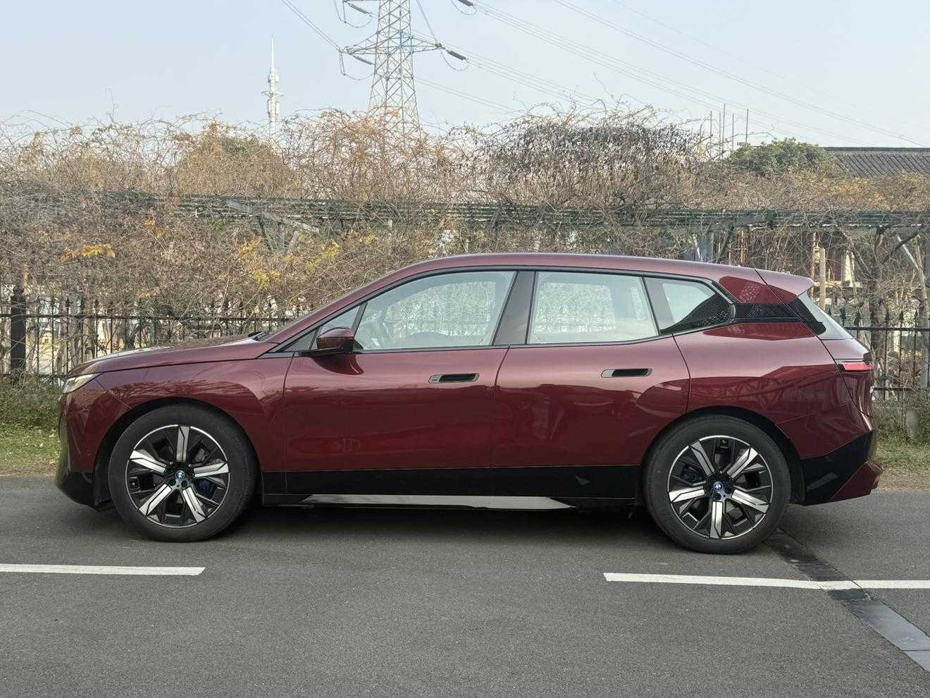 BMW iX 2023 car image #3