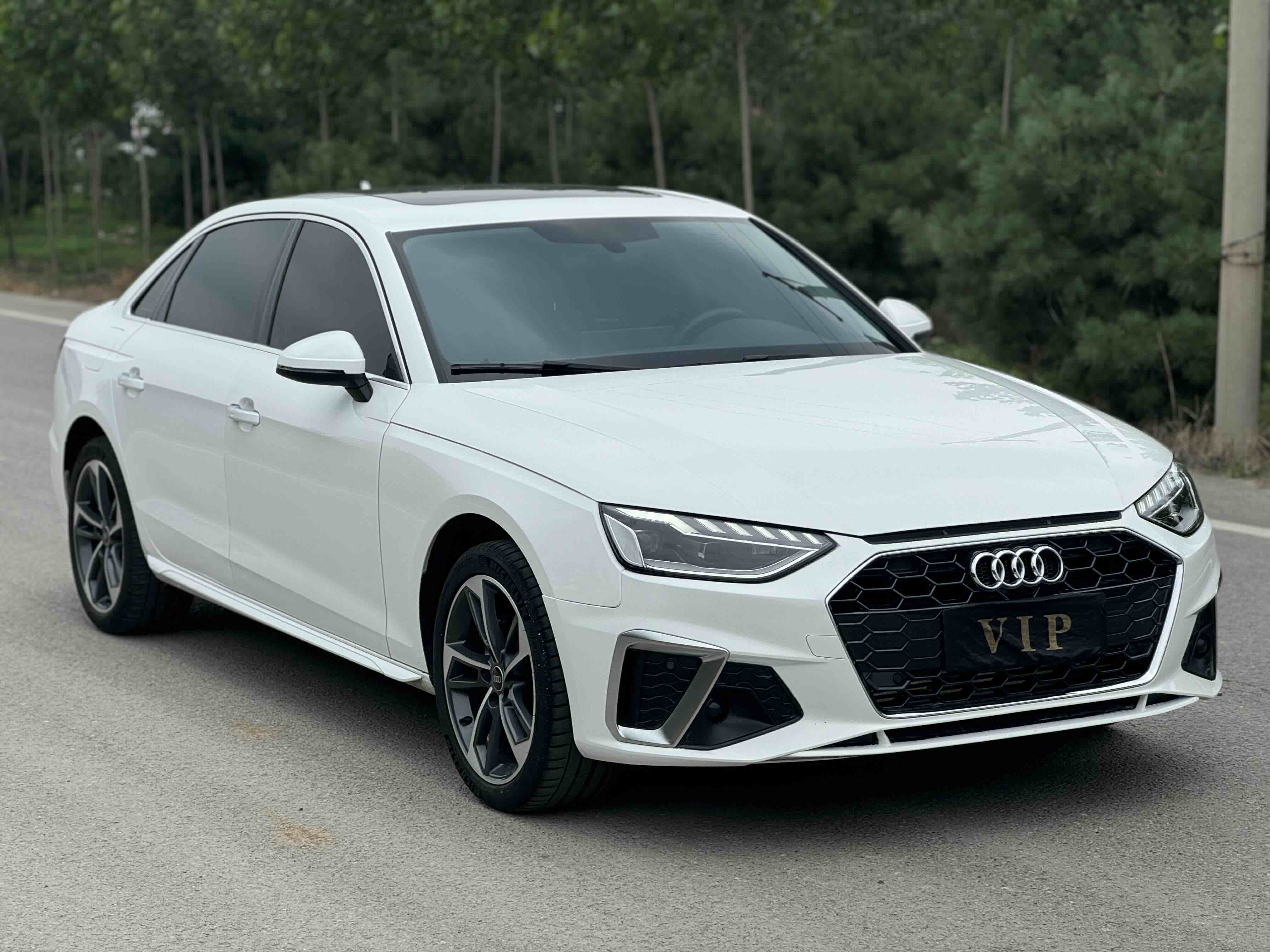 Audi A4L 2023 car image #3