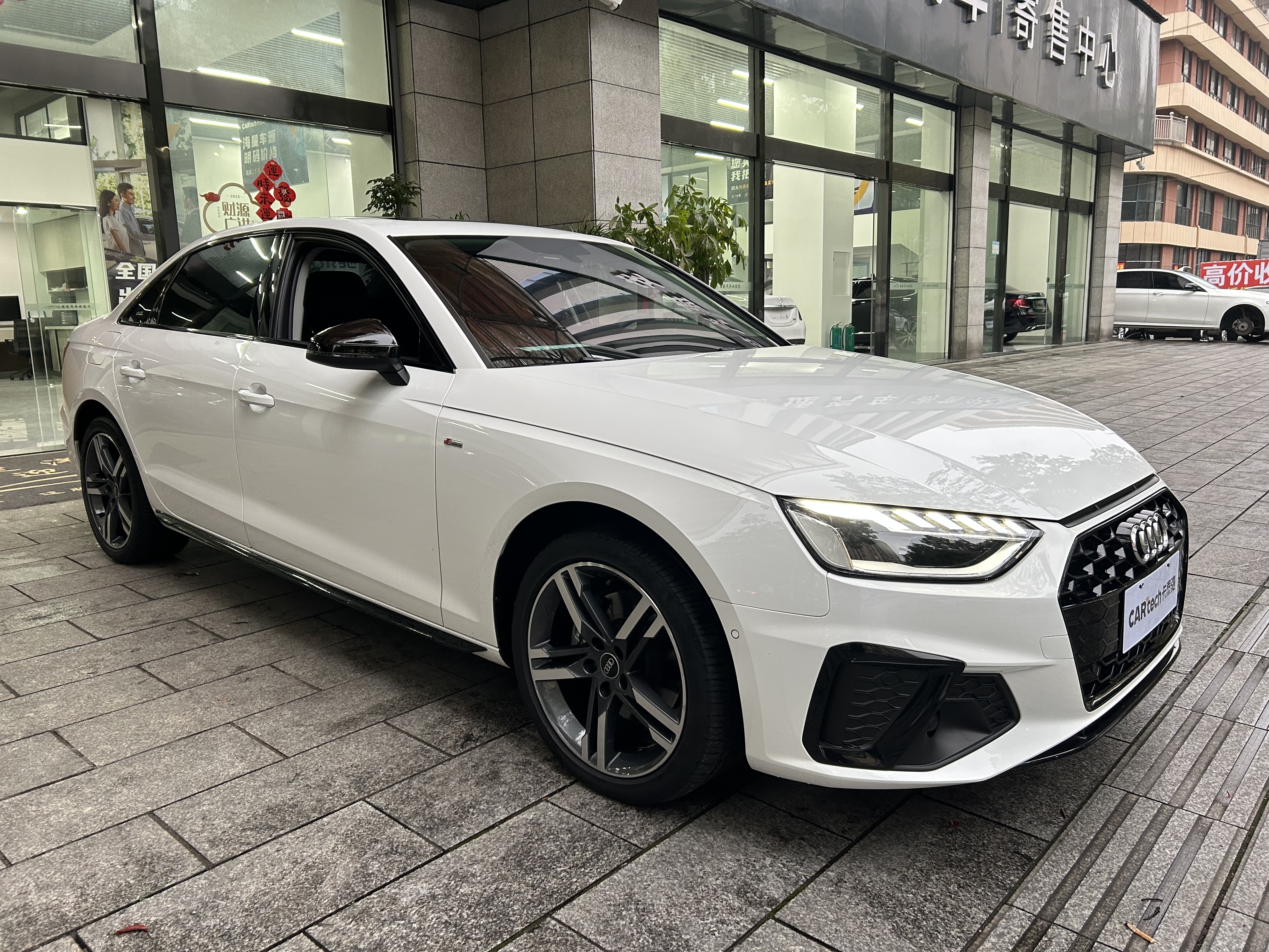 Audi A4L 2022 car image #3