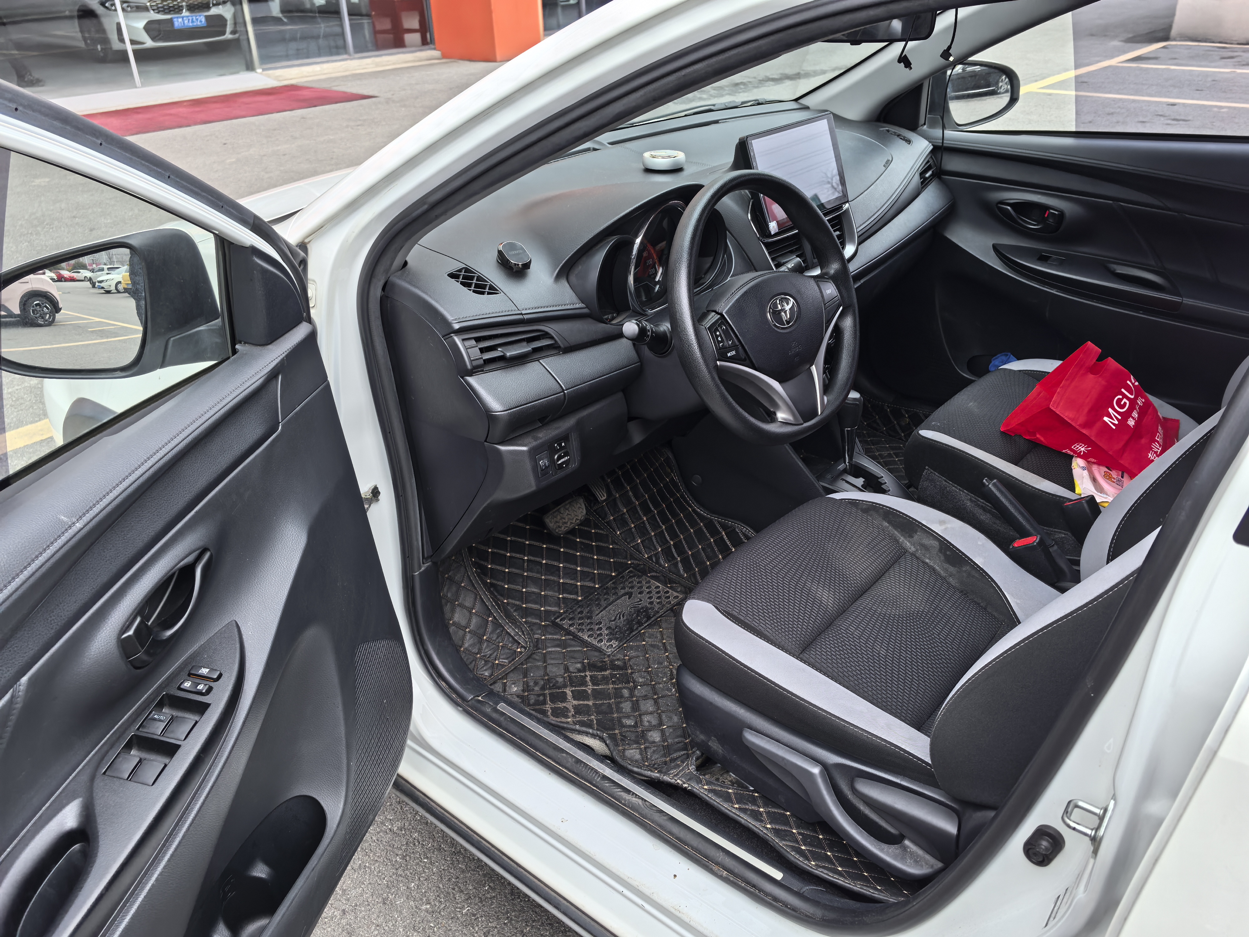 Toyota Yaris L Zhixuan 2022 #3 Toyota Yaris L Zhixuan 2022 car image #3