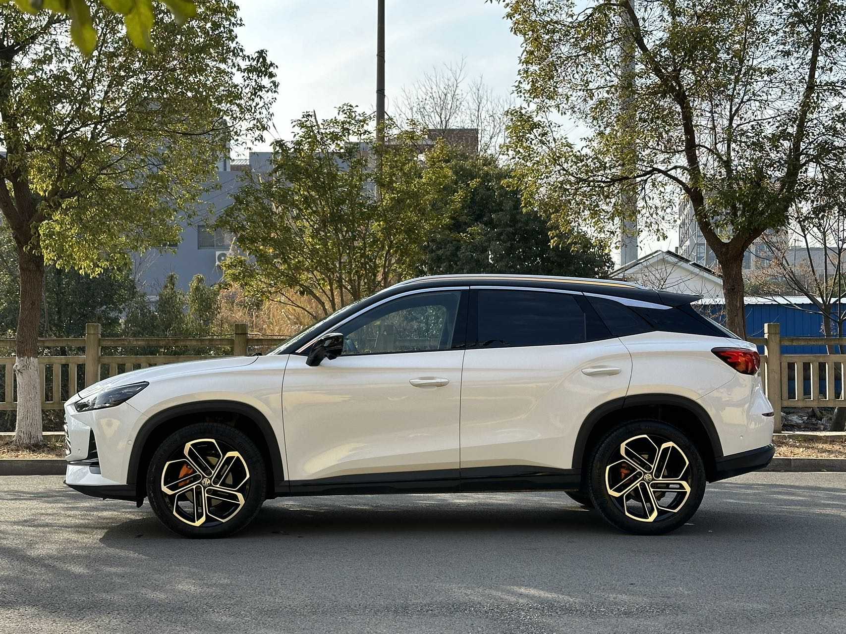 MG ONE 2022 car image #3