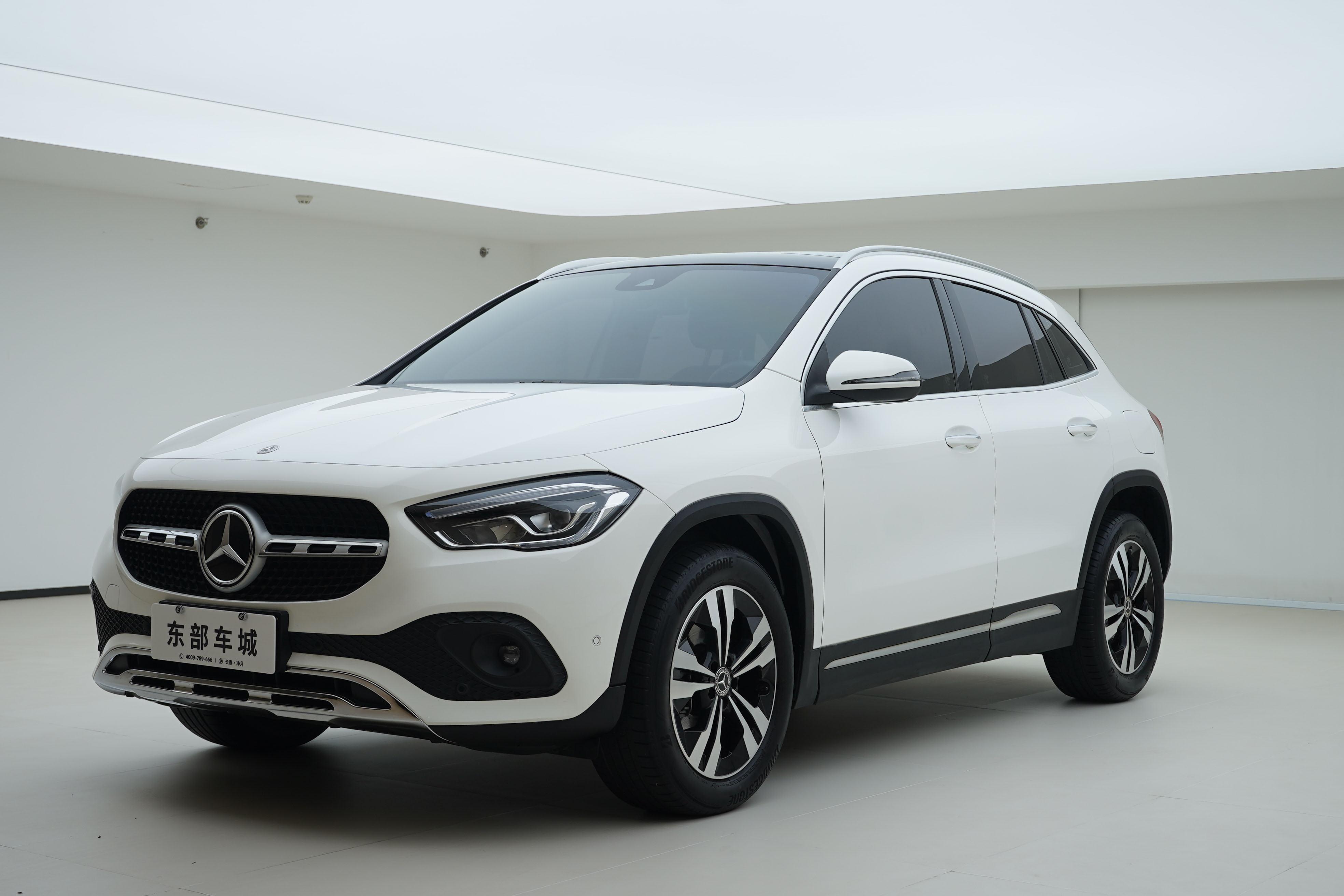 Mercedes-Benz GLA Class 2022 car image #3