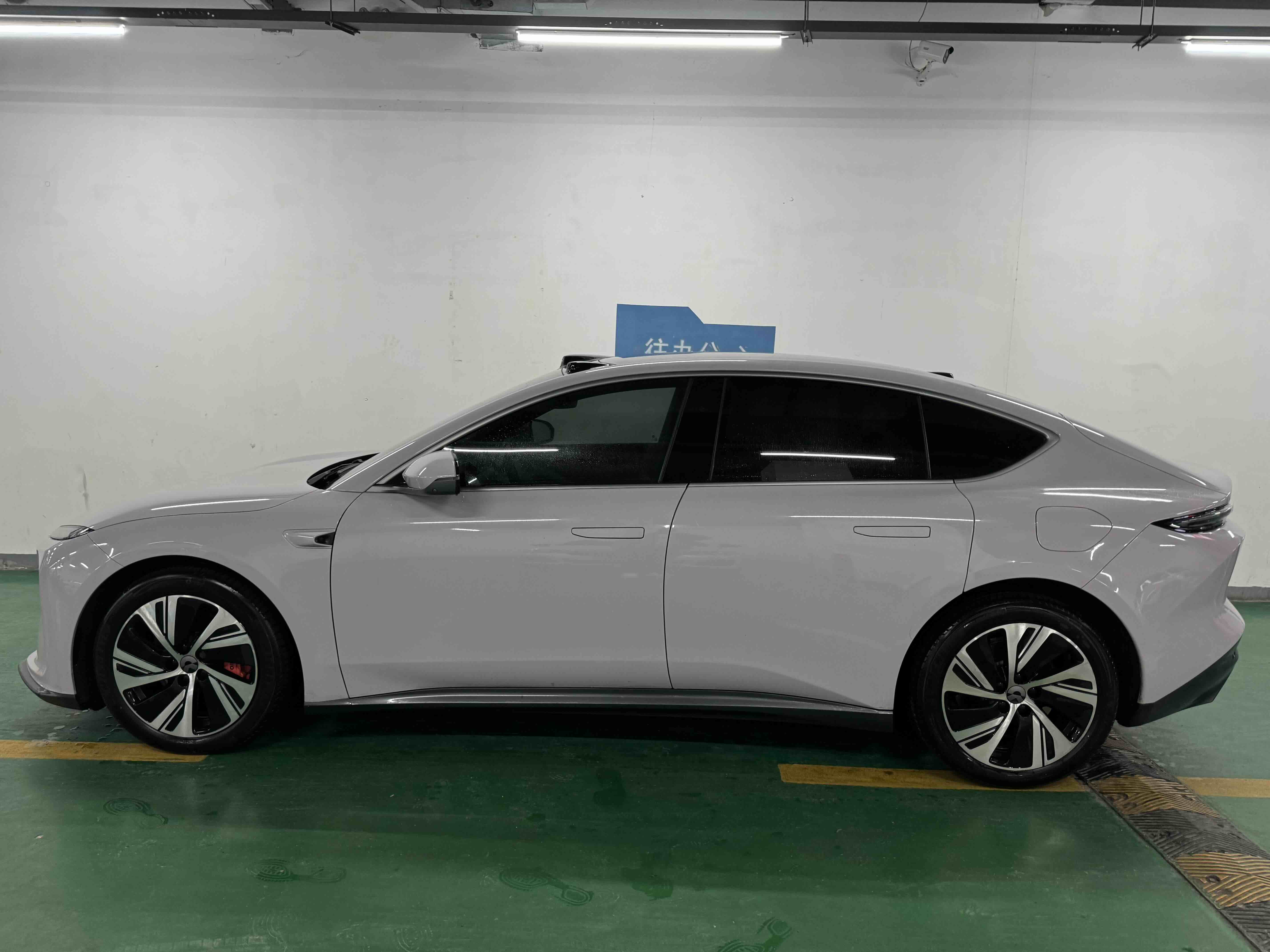 蔚来 蔚来ET5 2022 汽车图片 #3