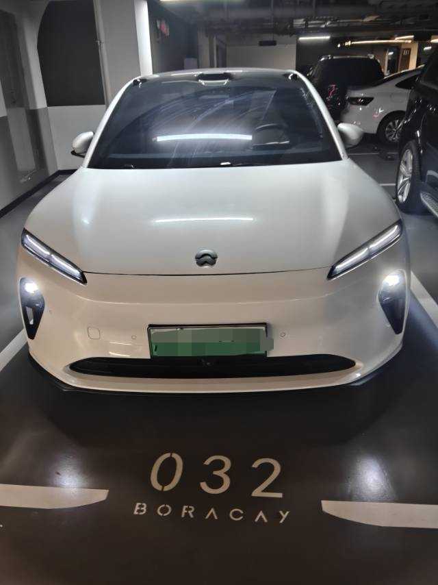 NIO ET5 2023 car image #3