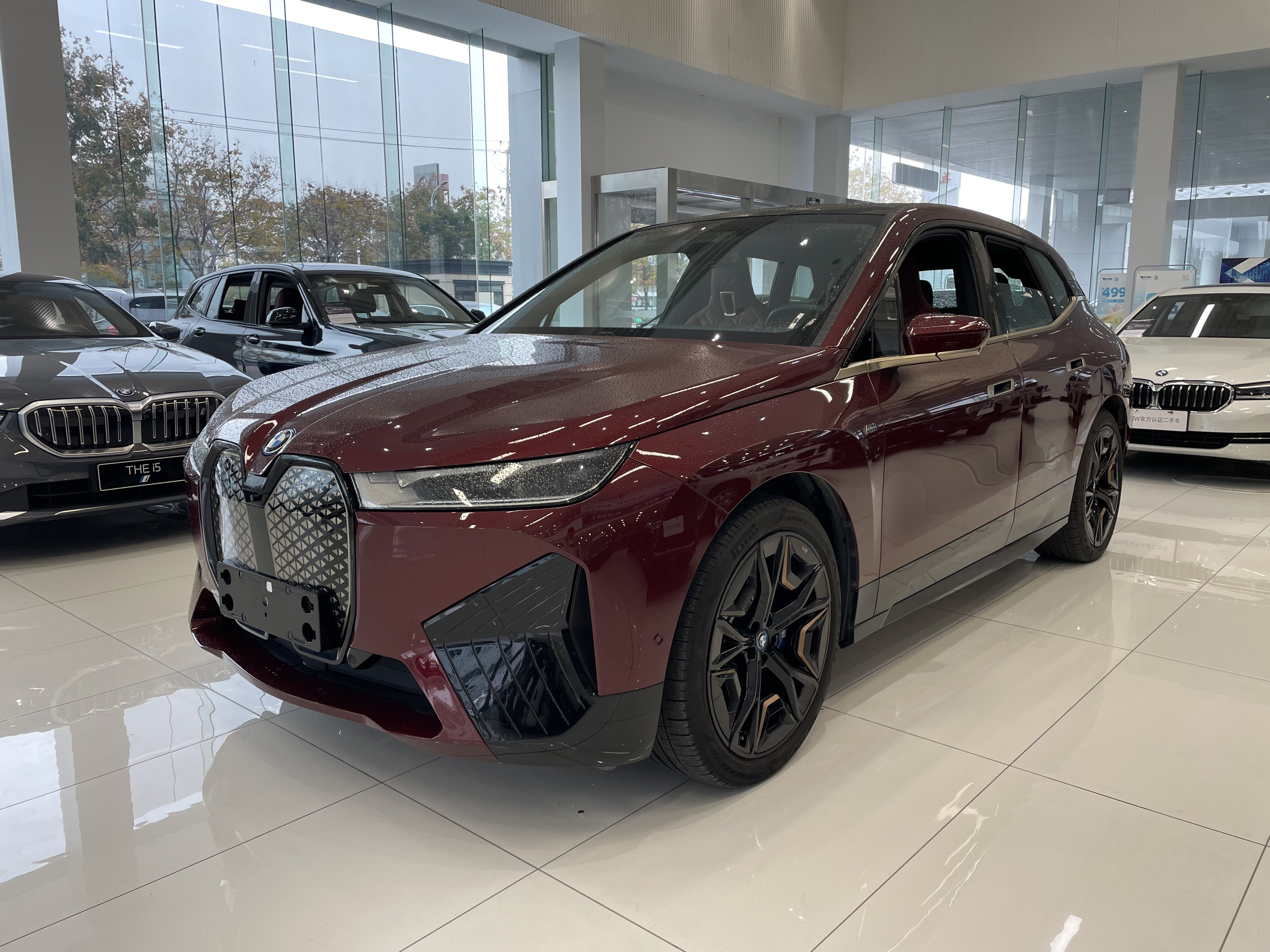 BMW iX M60 2023 car image #3