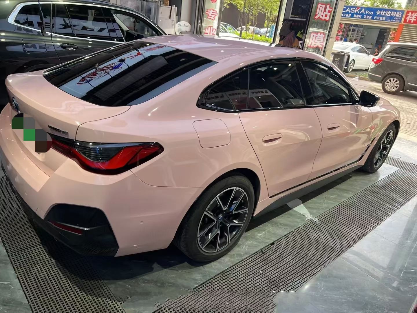 BMW i4 2025 #3 BMW i4 2025 car image #3