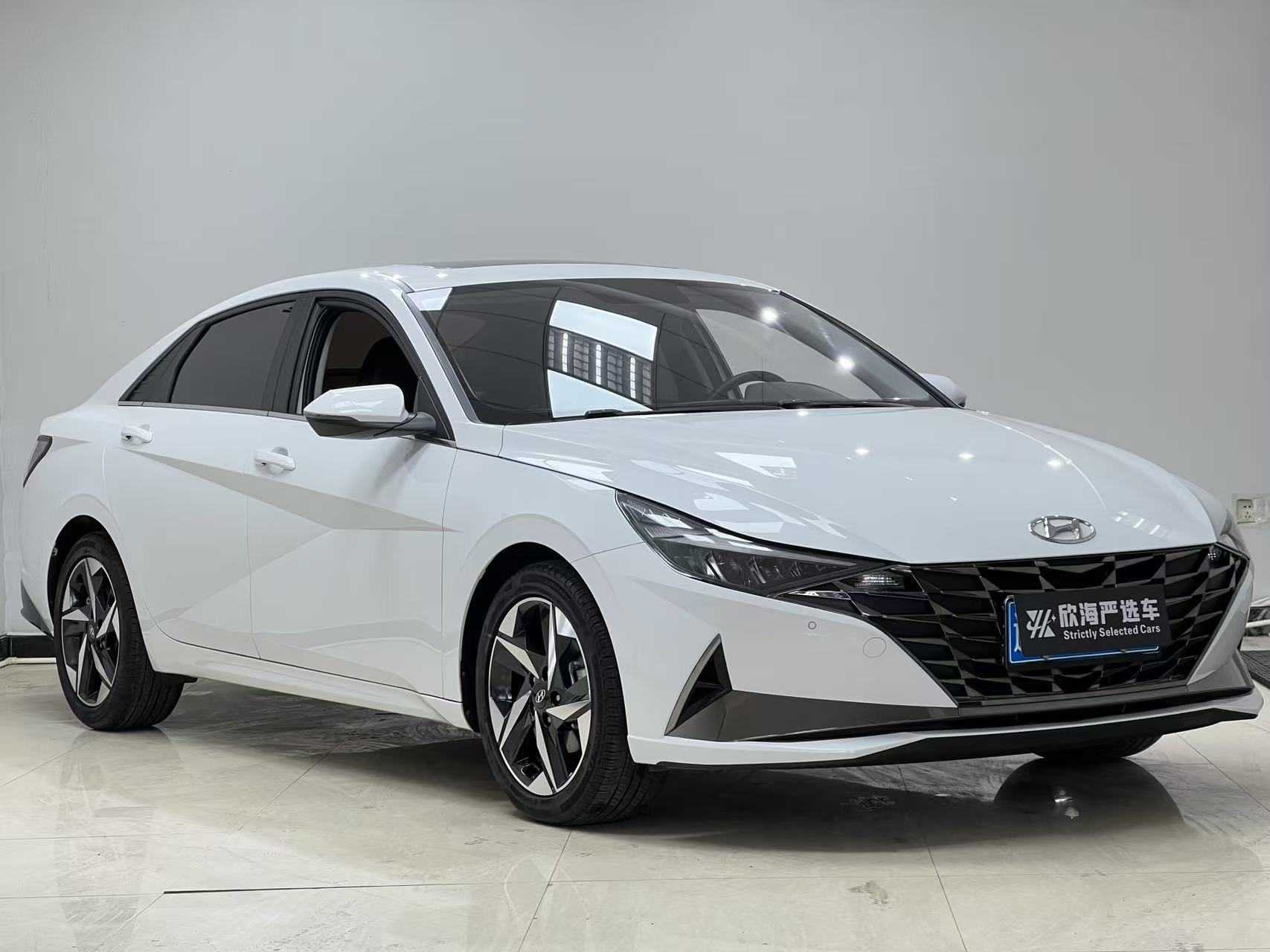 Hyundai Elantra 2022 car image #3