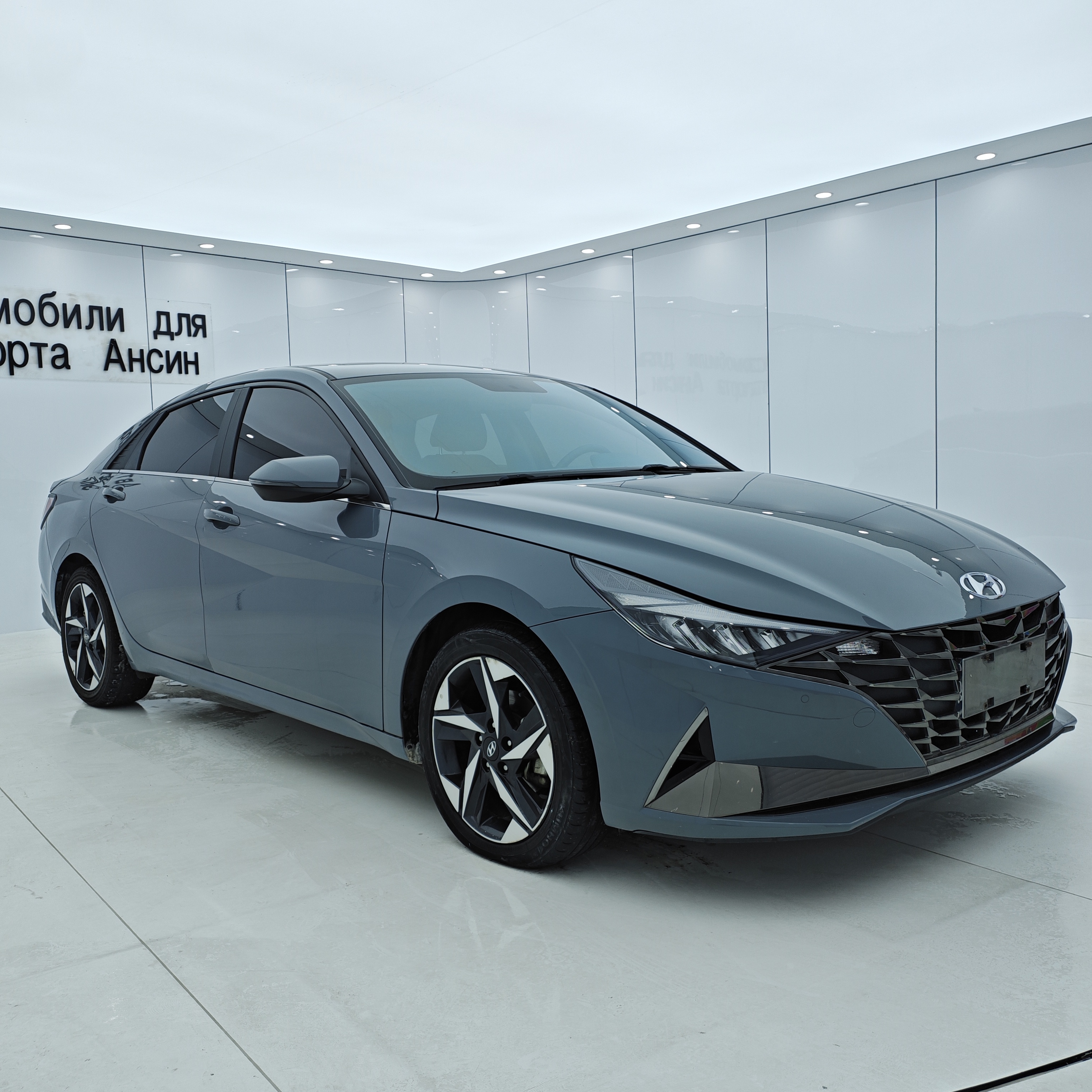 Hyundai Elantra 2022 immagine di auto #3