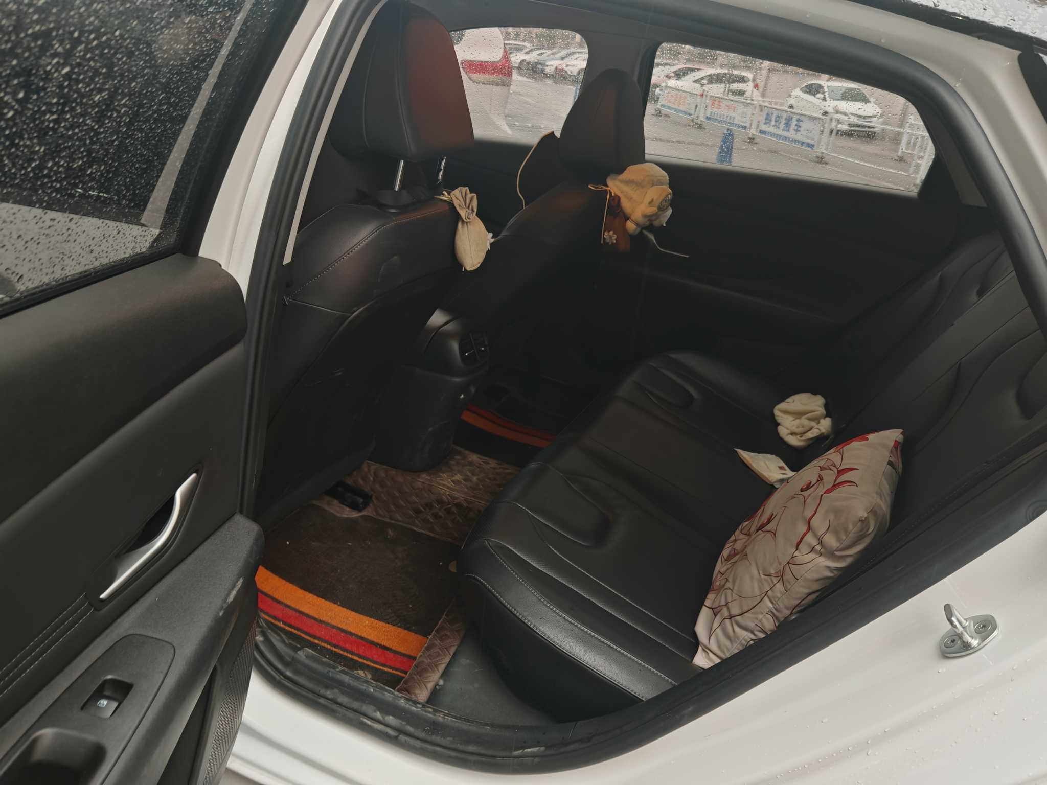 Hyundai Elantra 2022 car image #3