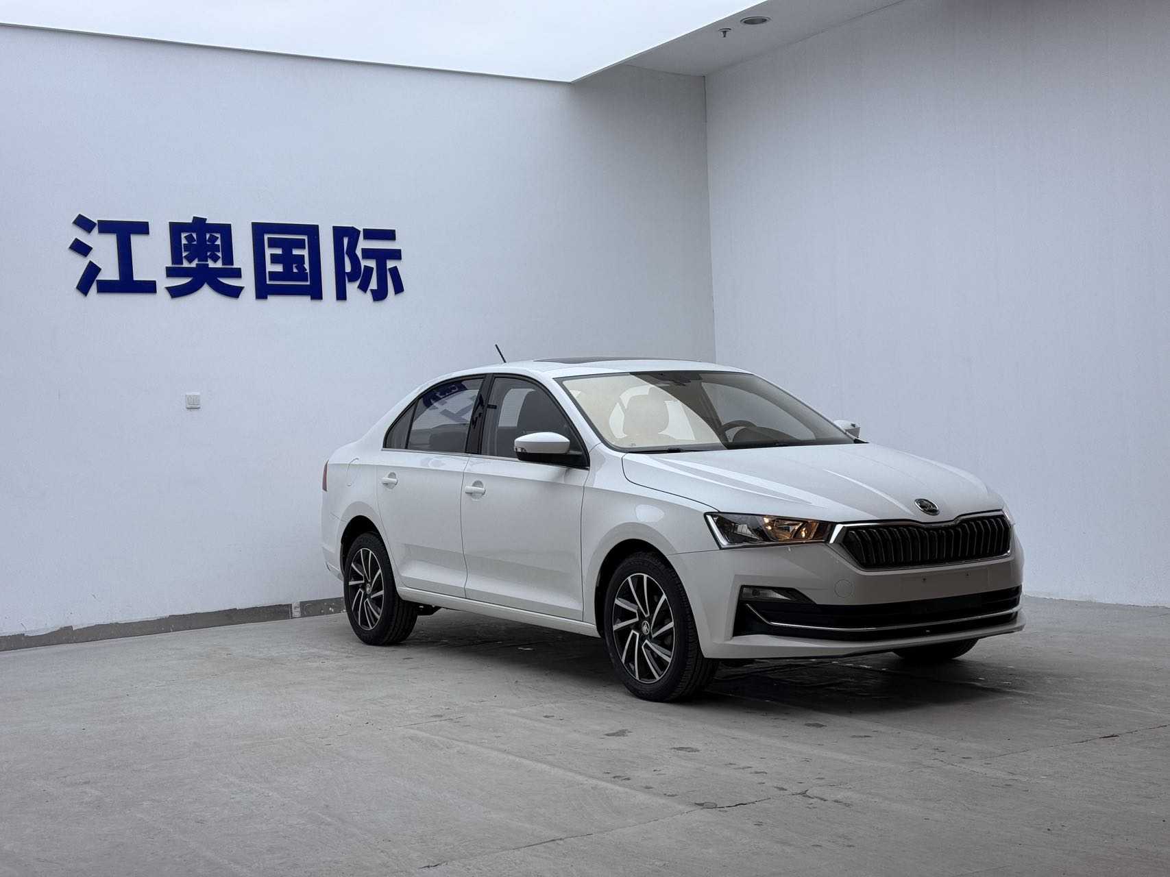 Skoda Rapid 2022 изображение автомобиля #3