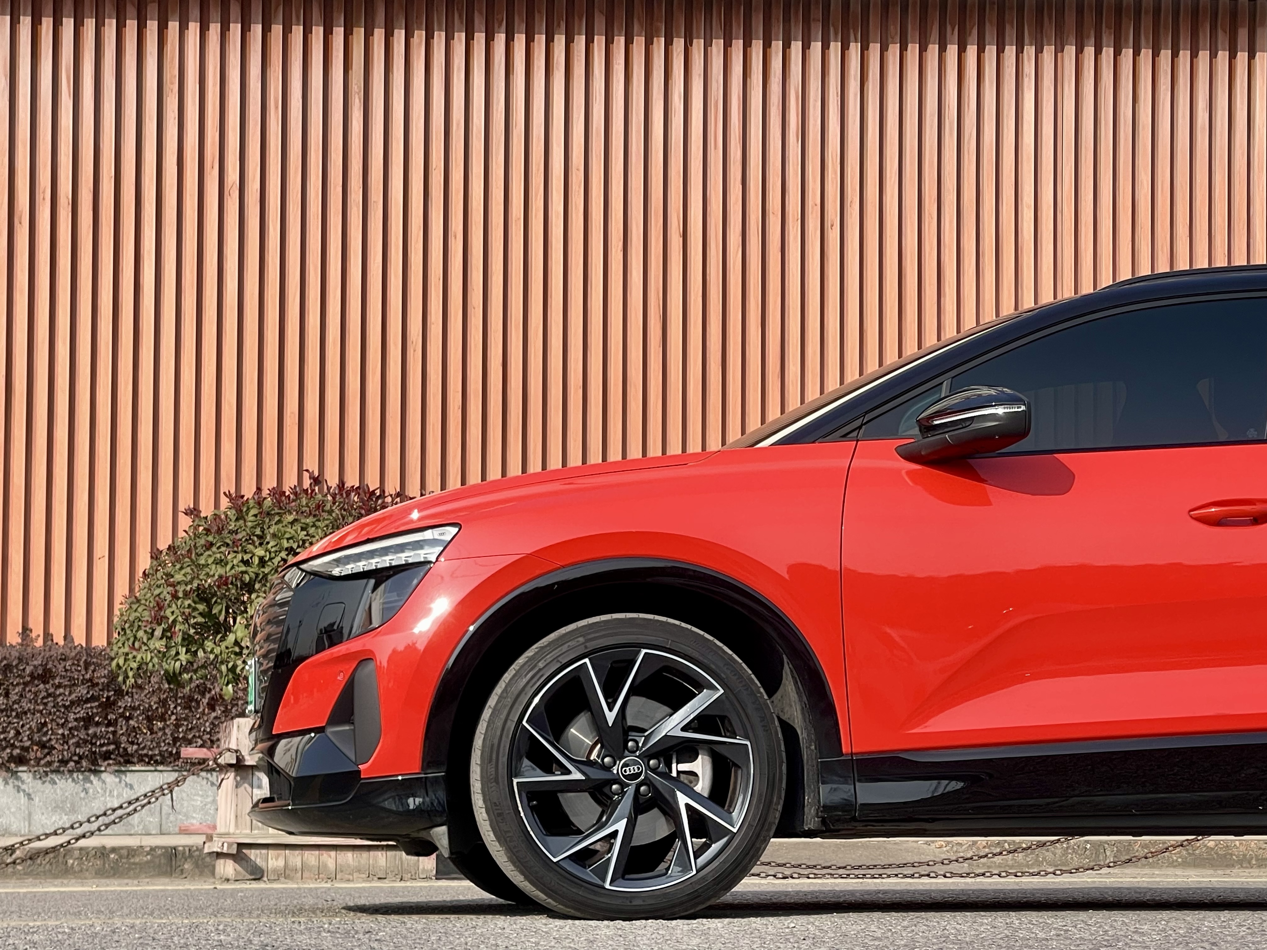 Audi Q5 e-tron 2022 immagine di auto #3