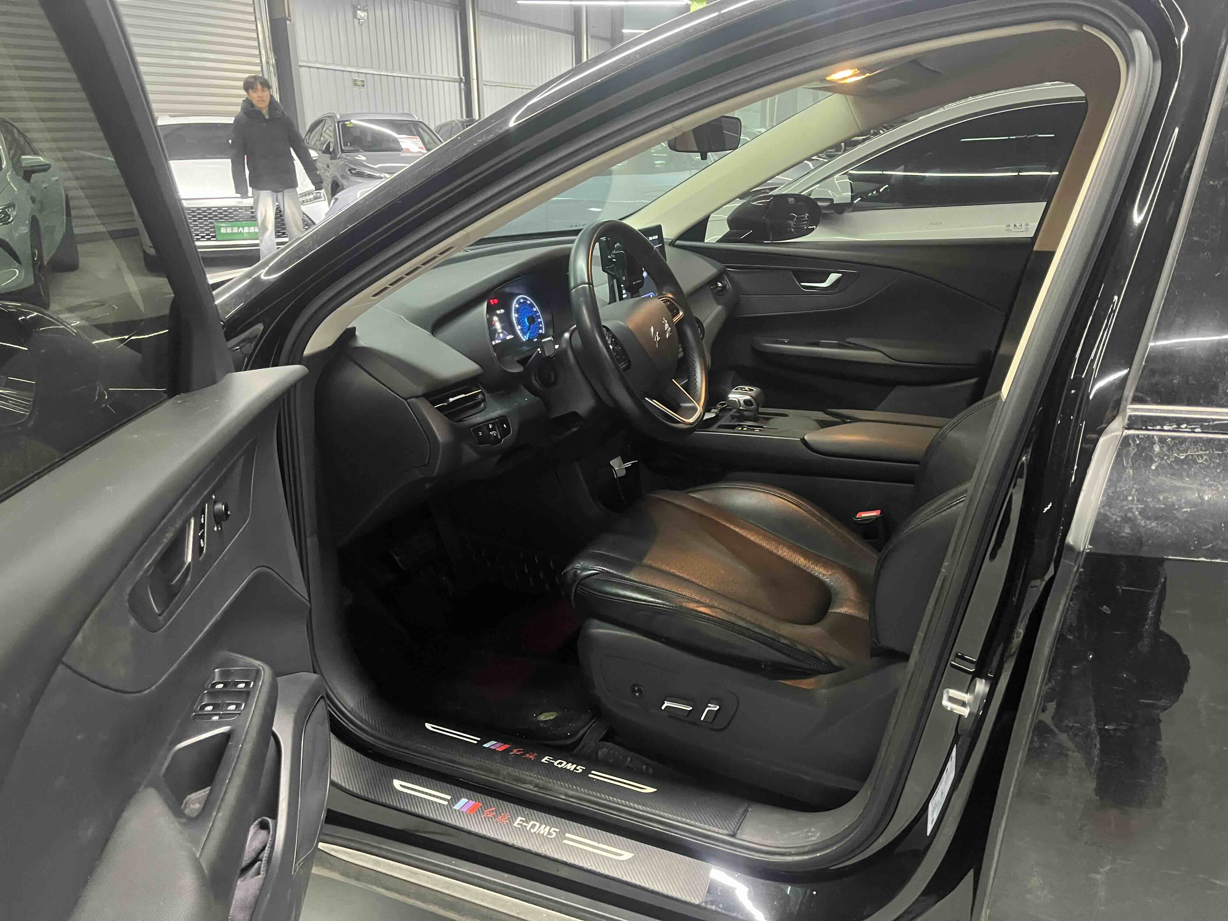 HongQi E-QM5 2023 immagine di auto #3