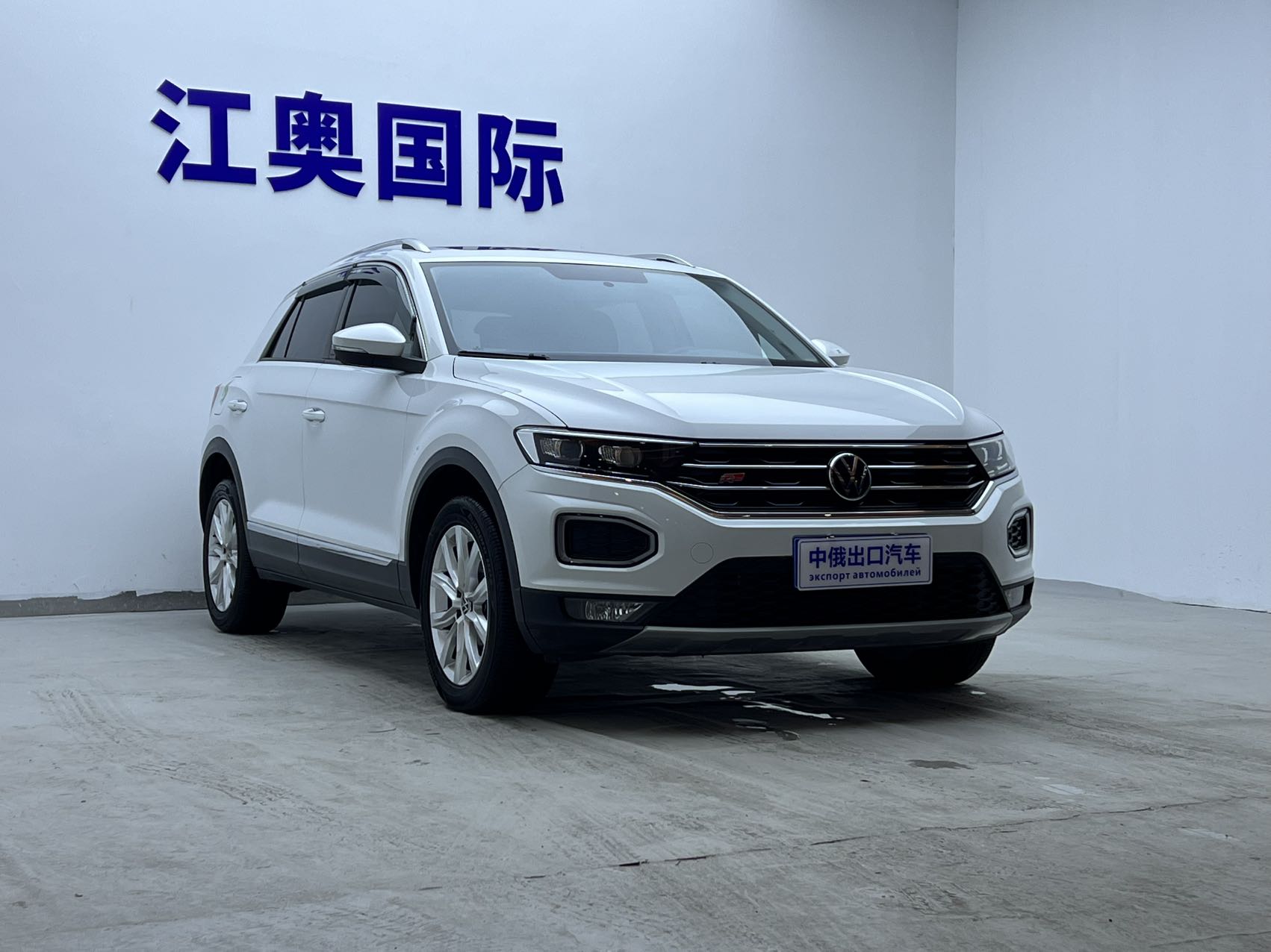 T-Roc 2023 car image #3