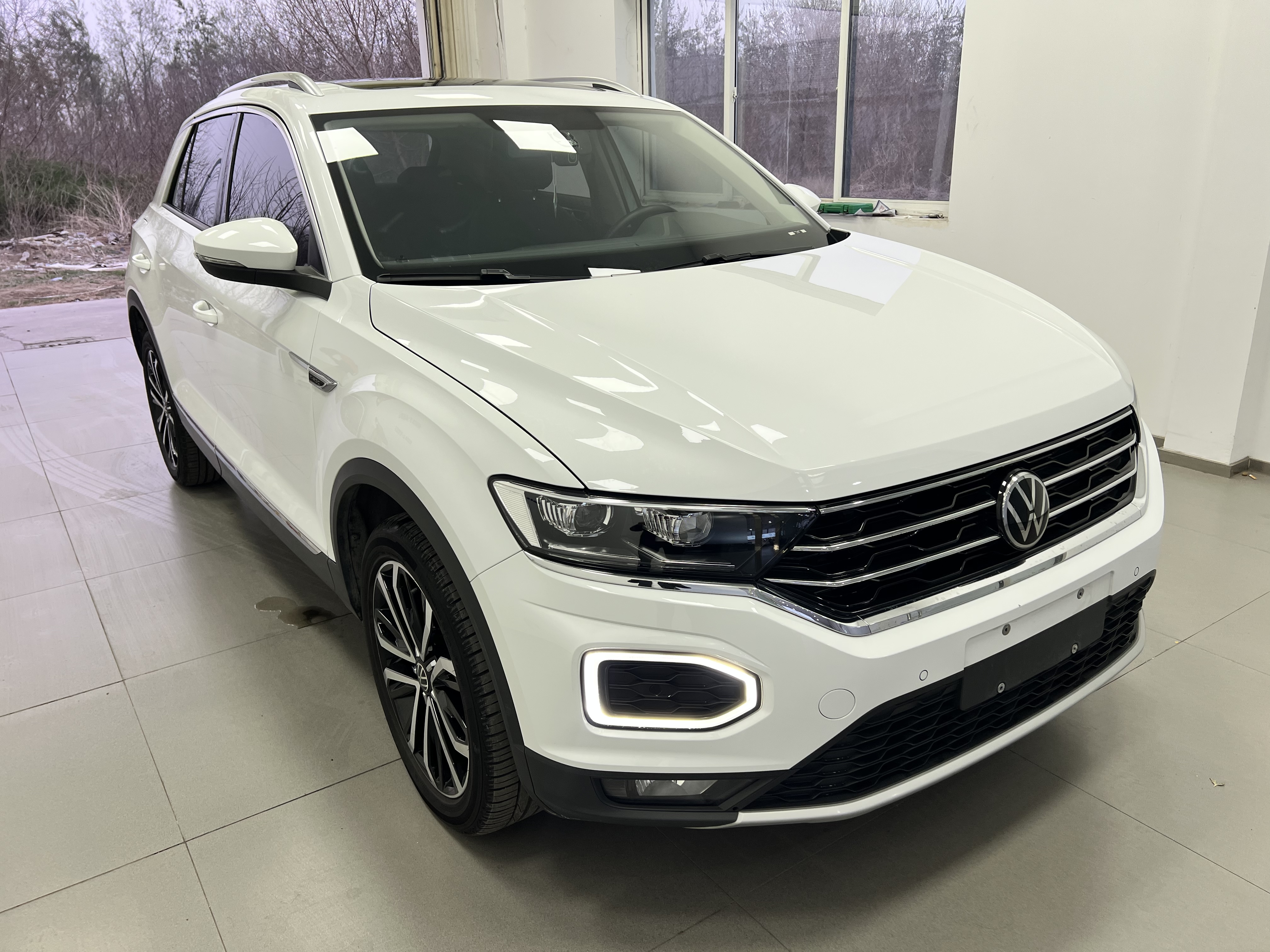 T-Roc 2023 car image #3