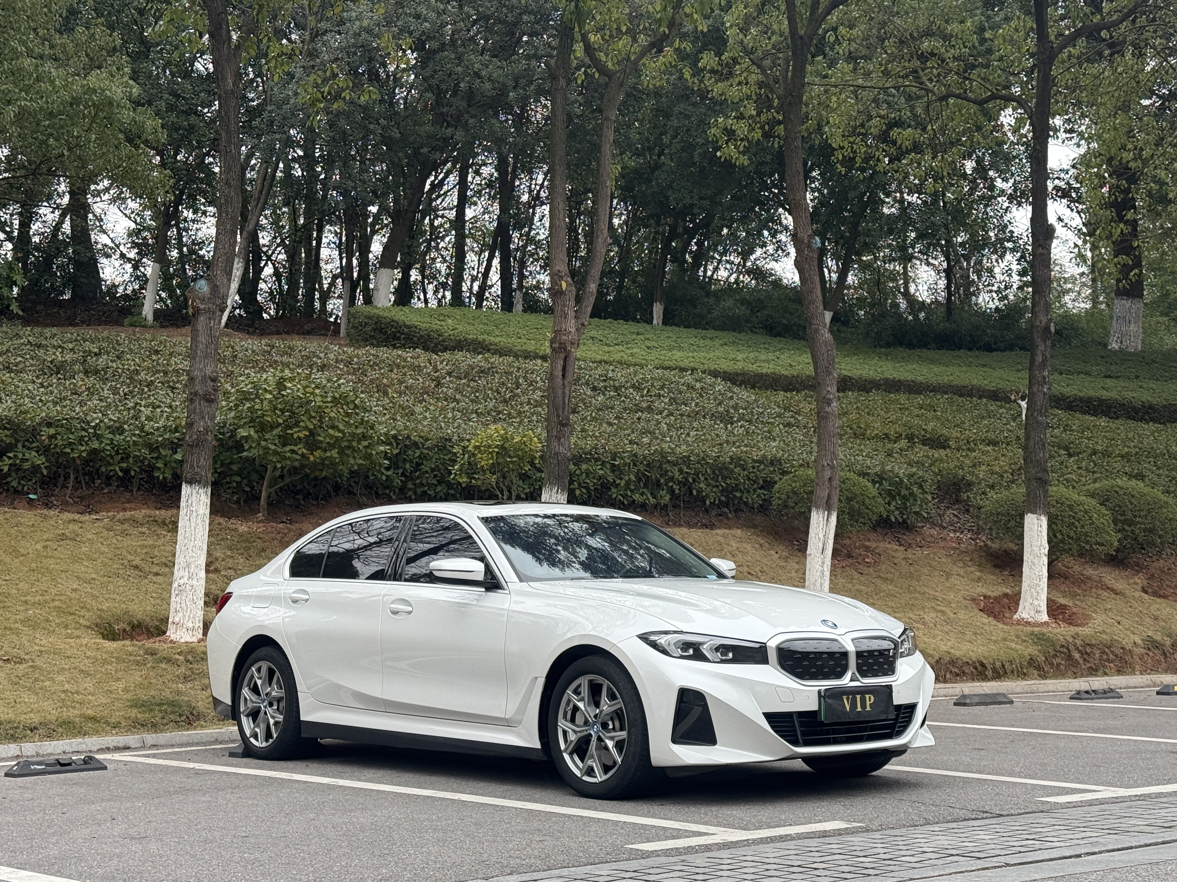 BMW i3 2023 car image #3