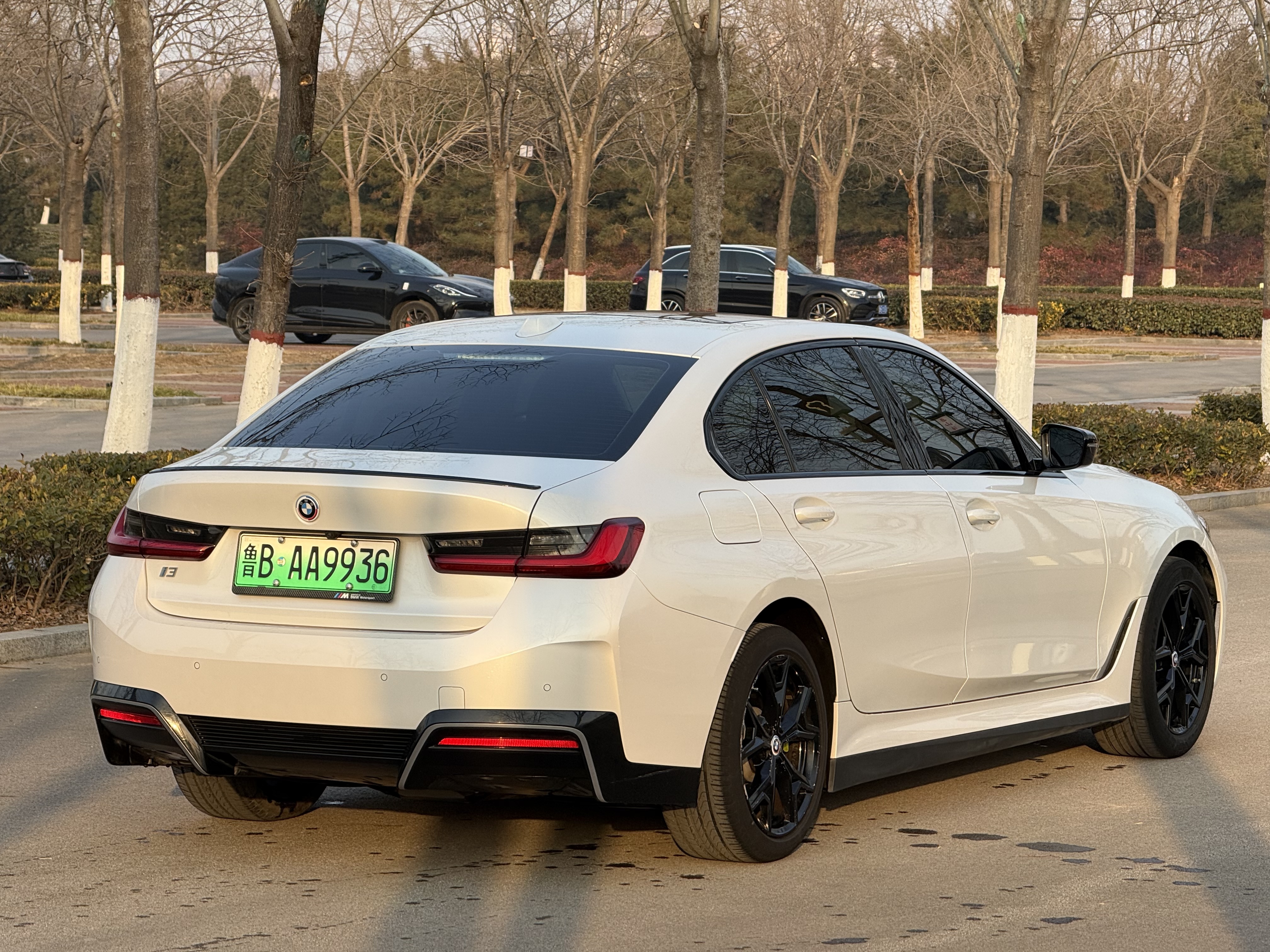 BMW i3 2023 car image #3