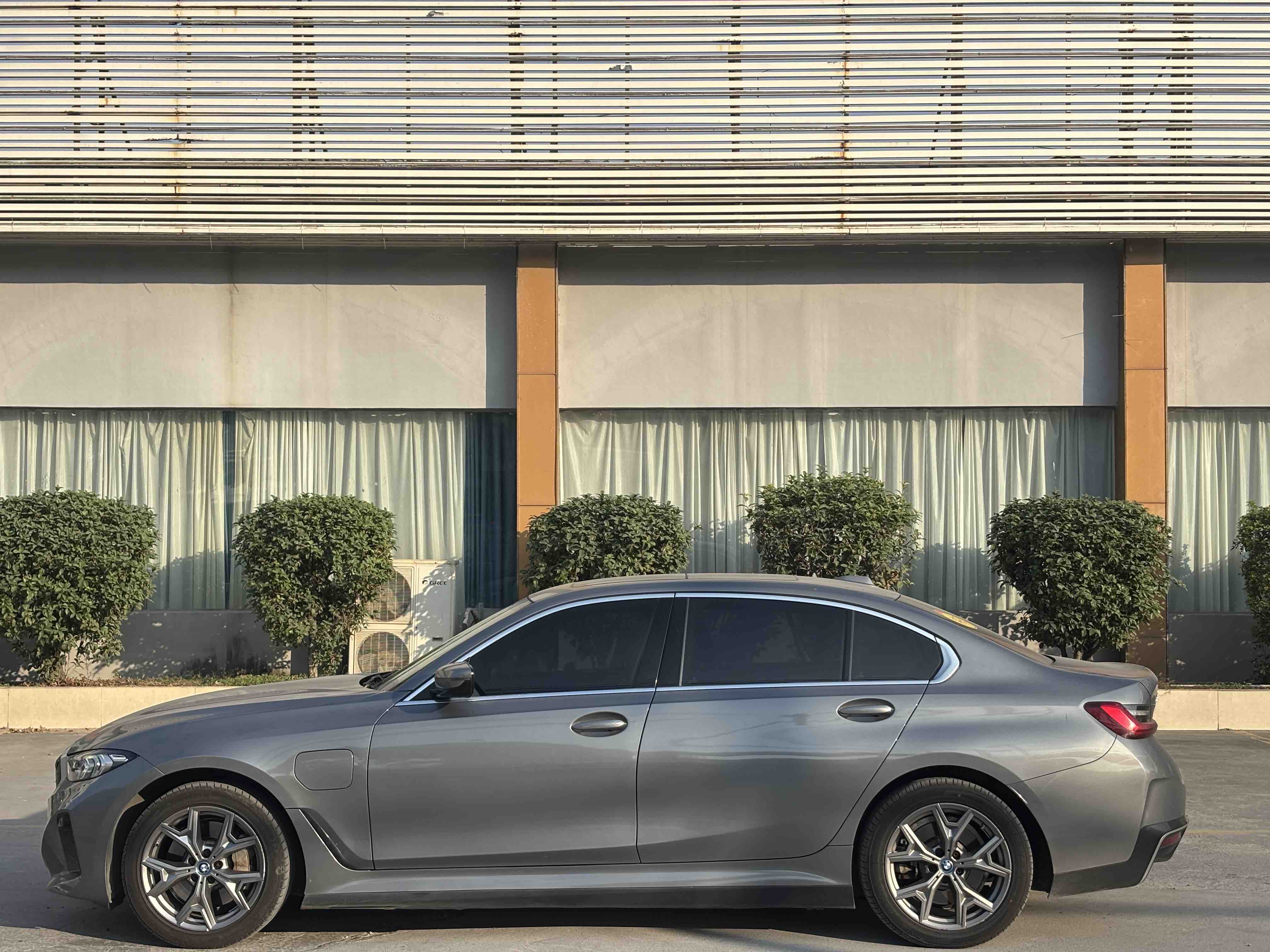 BMW i3 2022 immagine di auto #3