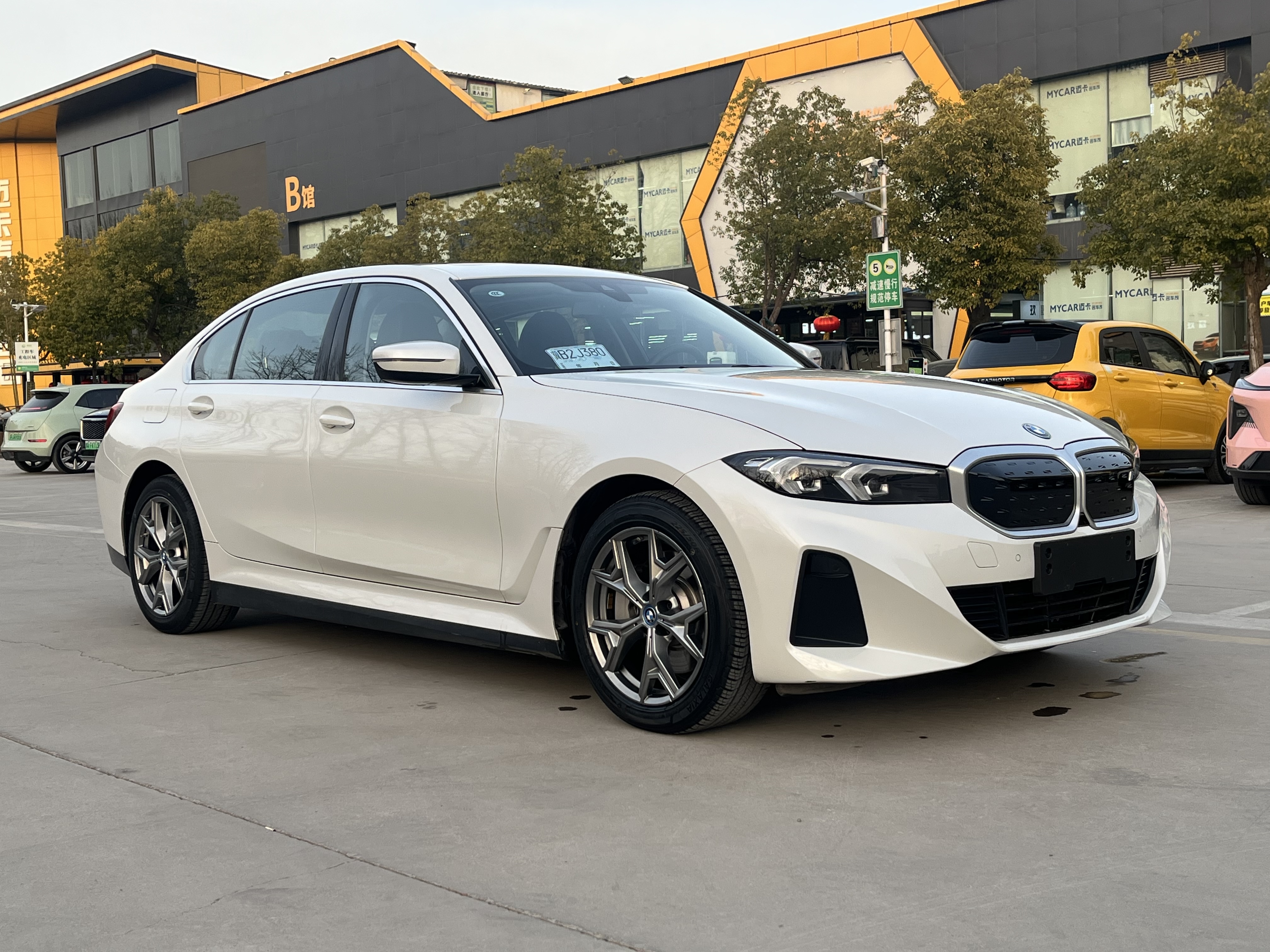 BMW i3 2022 #3 BMW i3 2022 car image #3