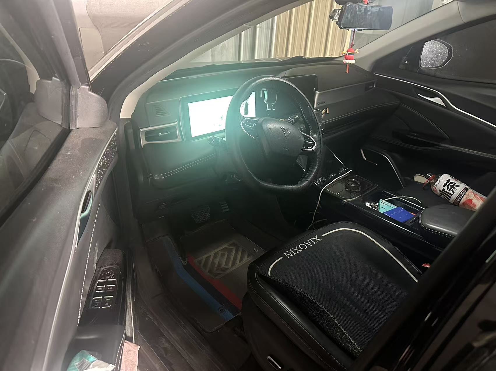 哪吒汽车 哪吒U 2022 汽车图片 #3