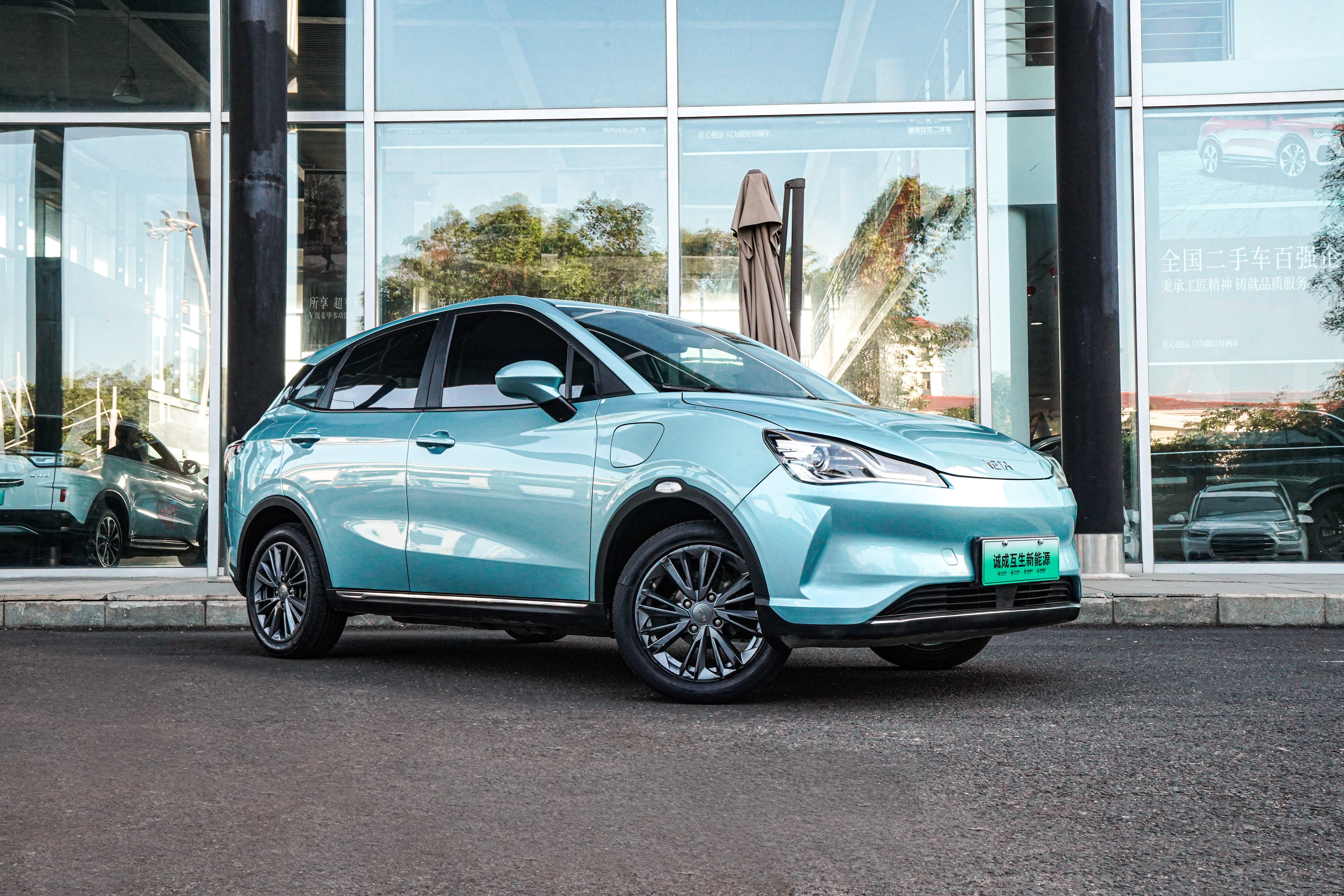 哪吒汽车 哪吒V 2022 #3 哪吒汽车 哪吒V 2022 汽车图片 #3