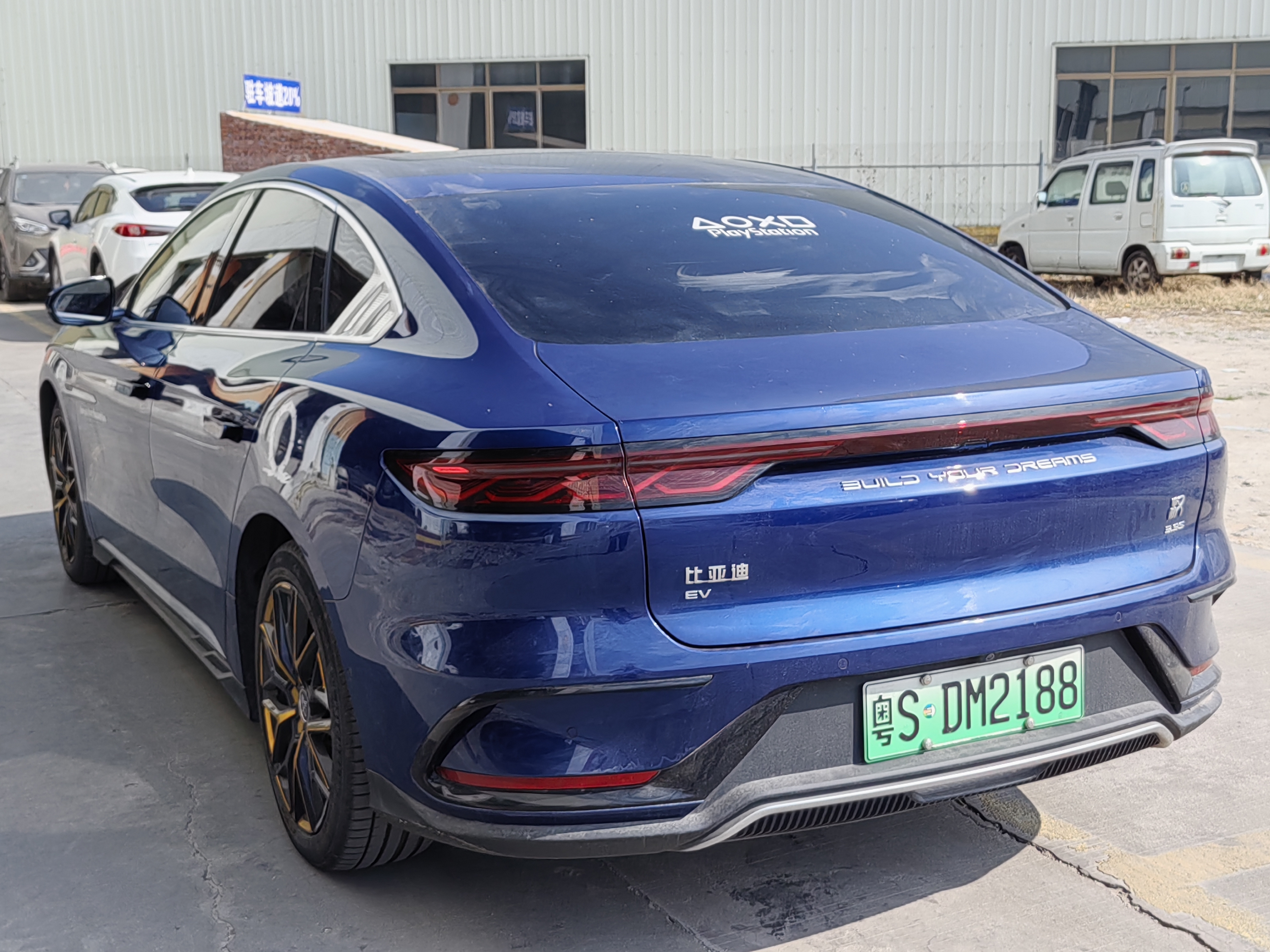 BYD Han 2022 #3 BYD Han 2022 car image #3