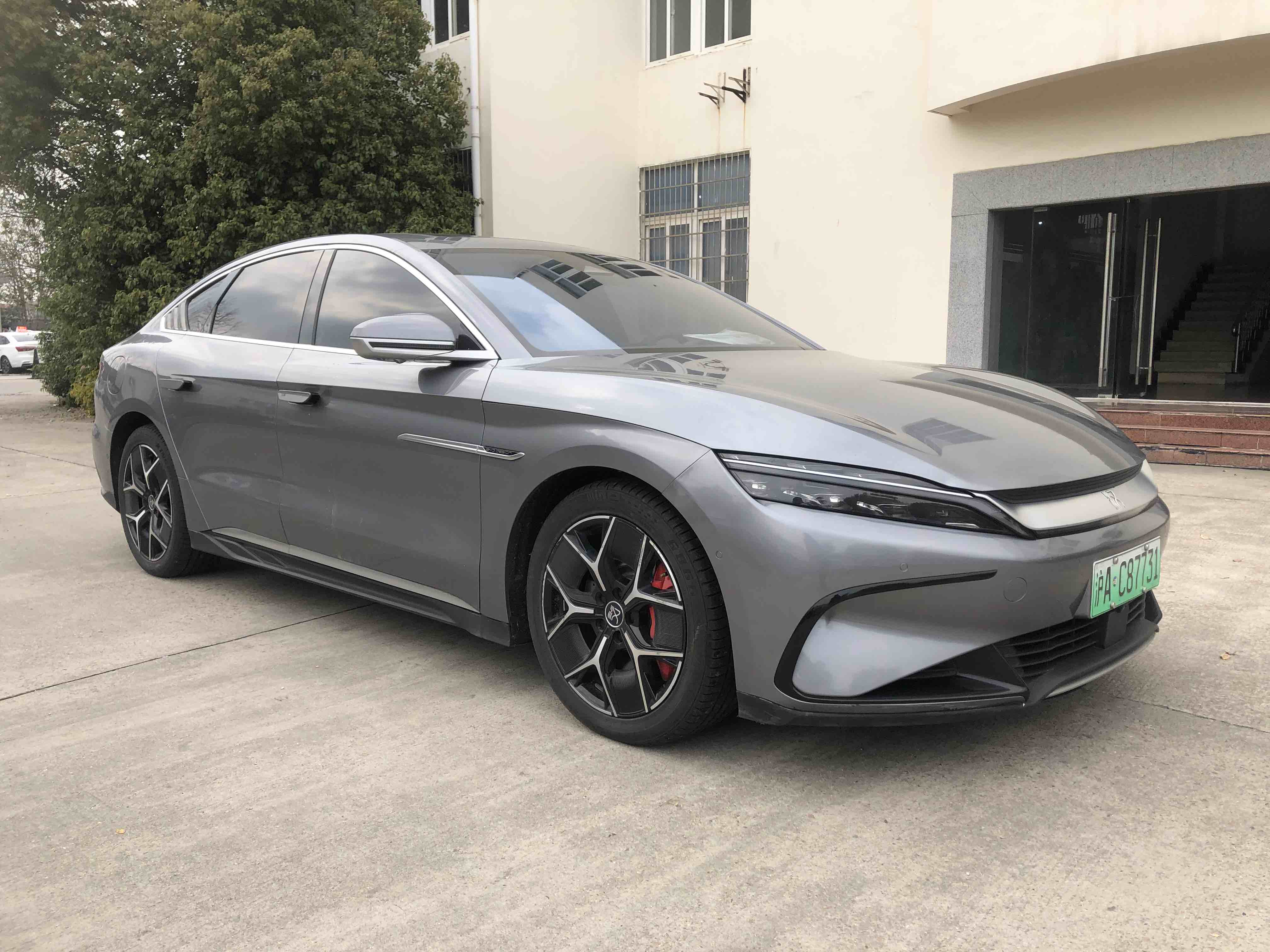 BYD Han 2023 car image #3