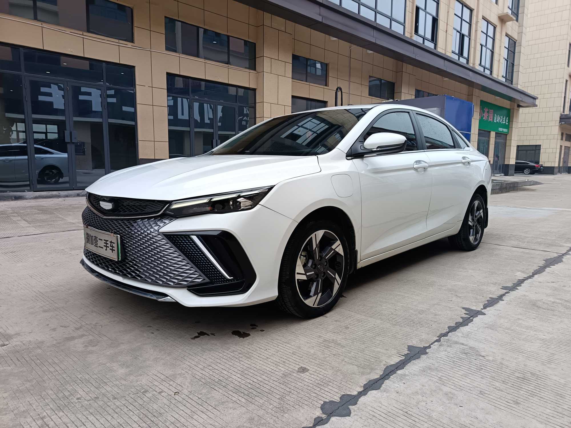 GEELY 2022 #3 GEELY 2022 car image #3