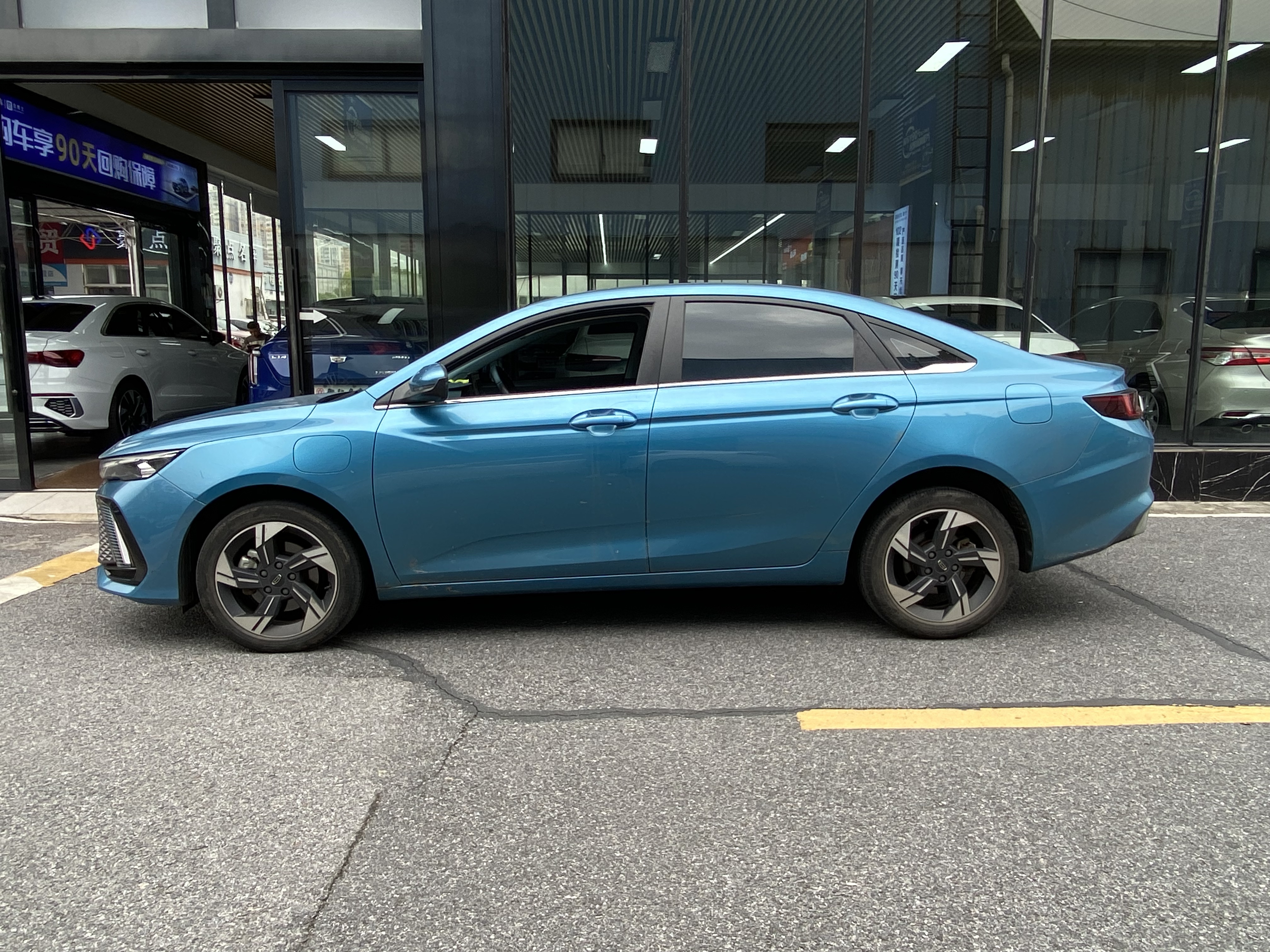 GEELY Emgrand L HiP 2023 car image #3