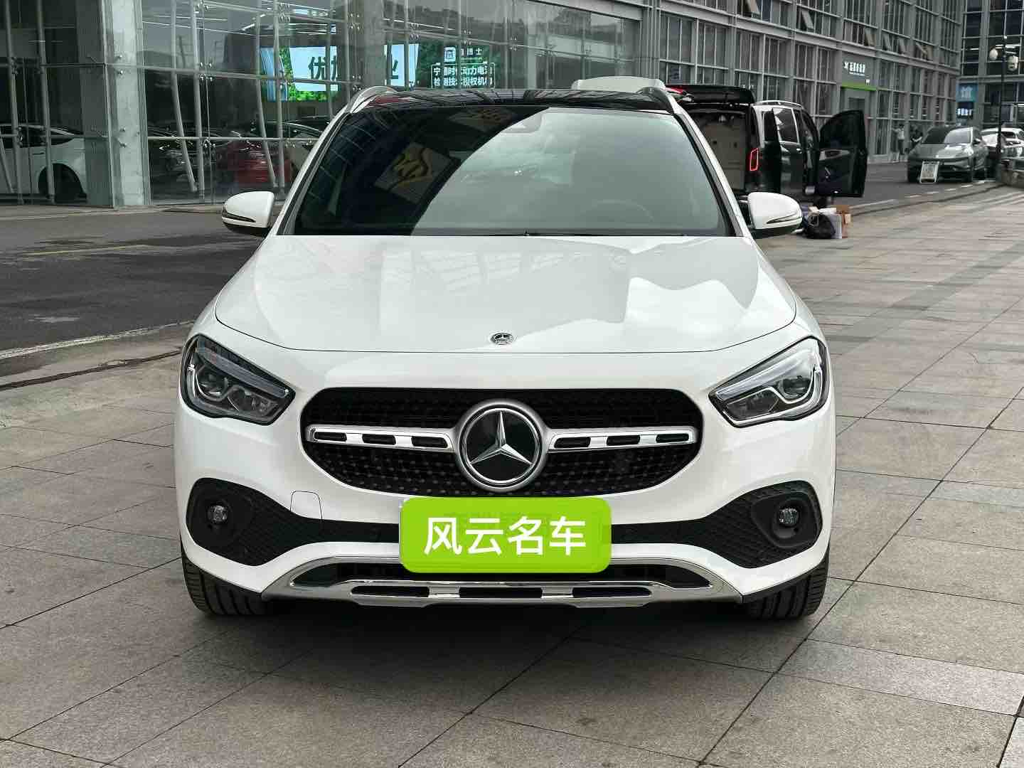 Mercedes-Benz GLA Class 2022 car image #3
