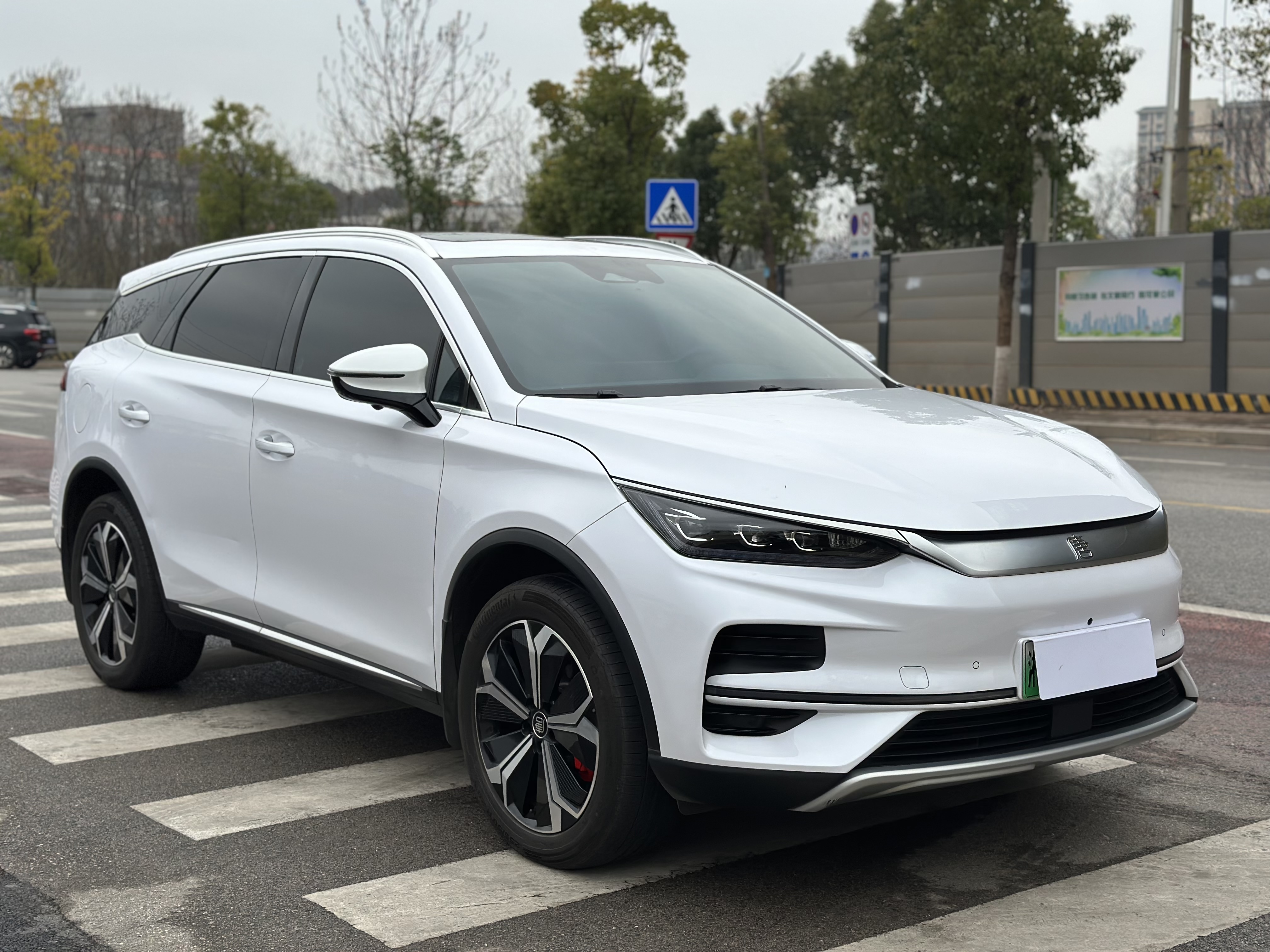 BYD Tang New Energy 2022 #3 BYD Tang New Energy 2022 car image #3