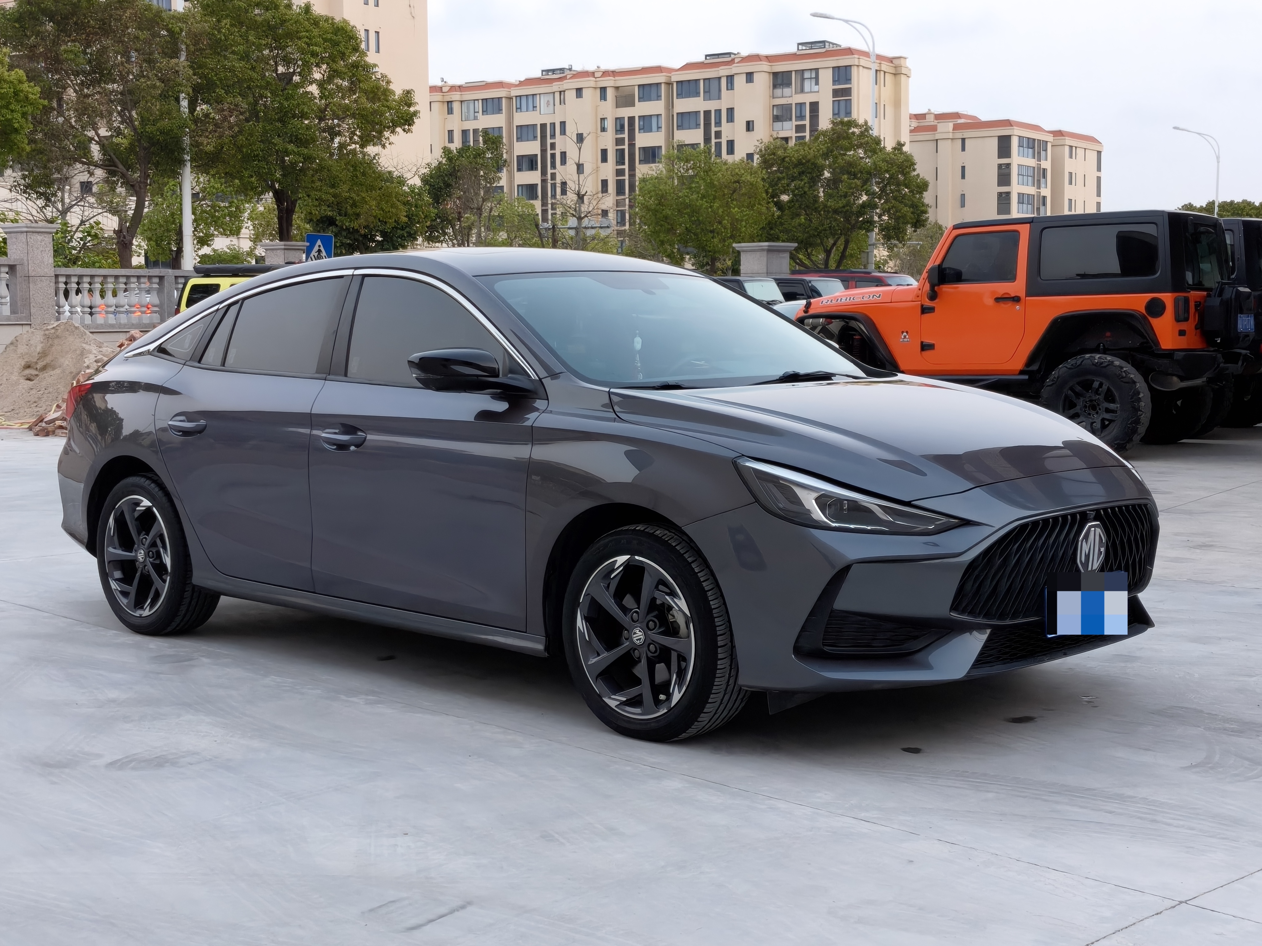 5 2022 immagine di auto #3