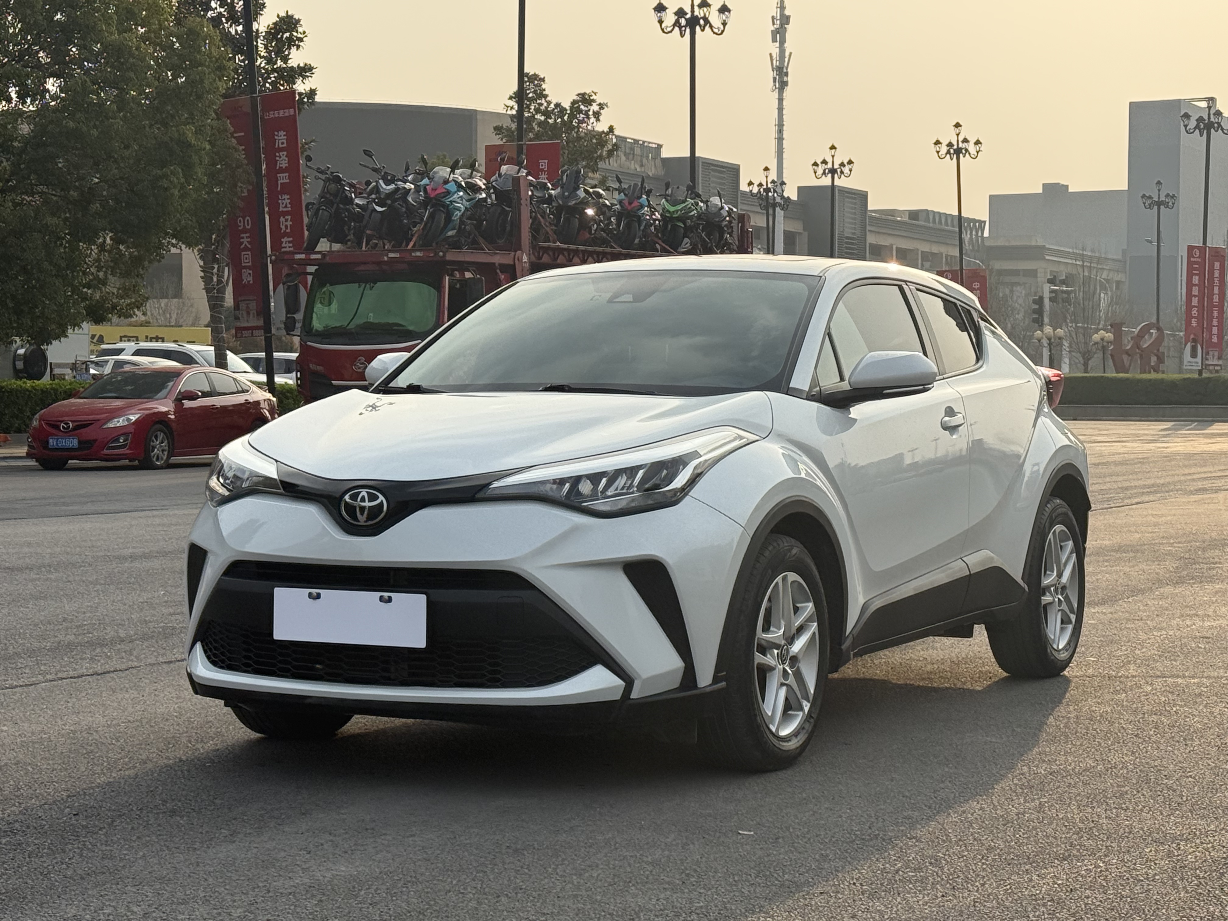 Toyota C-HR 2022 car image #3